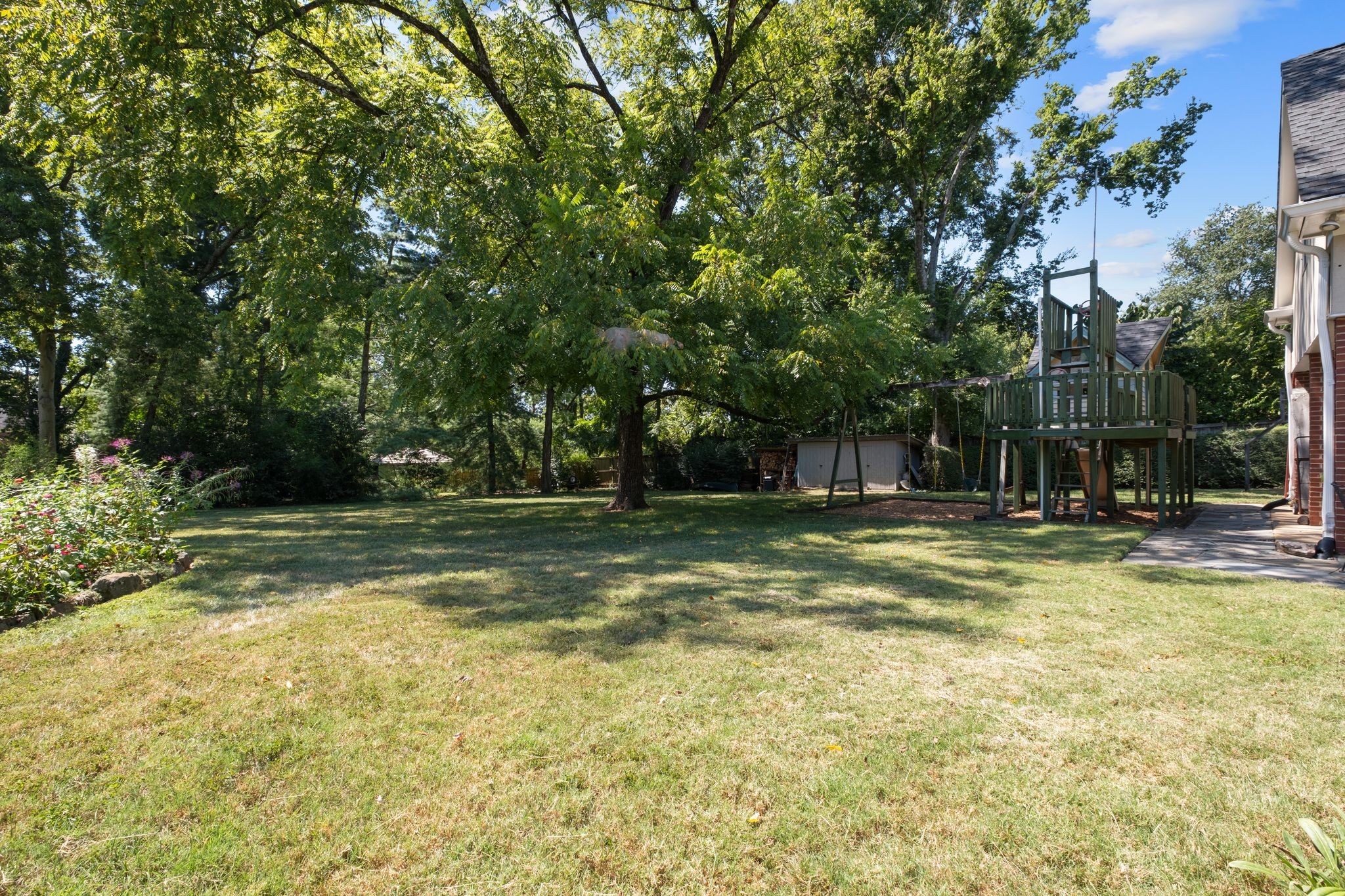3431 Hampton Ave