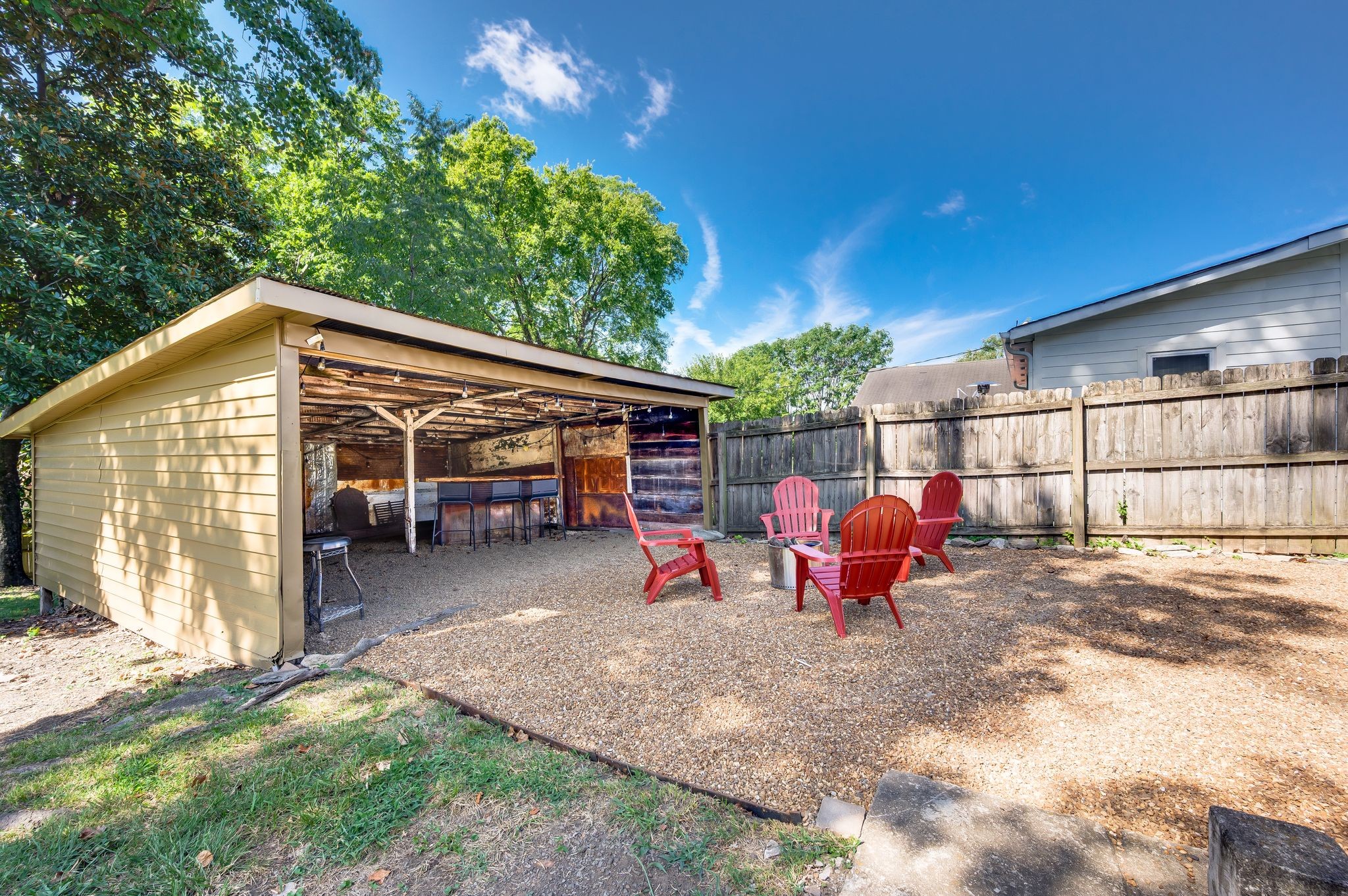 914 W Eastland Ave