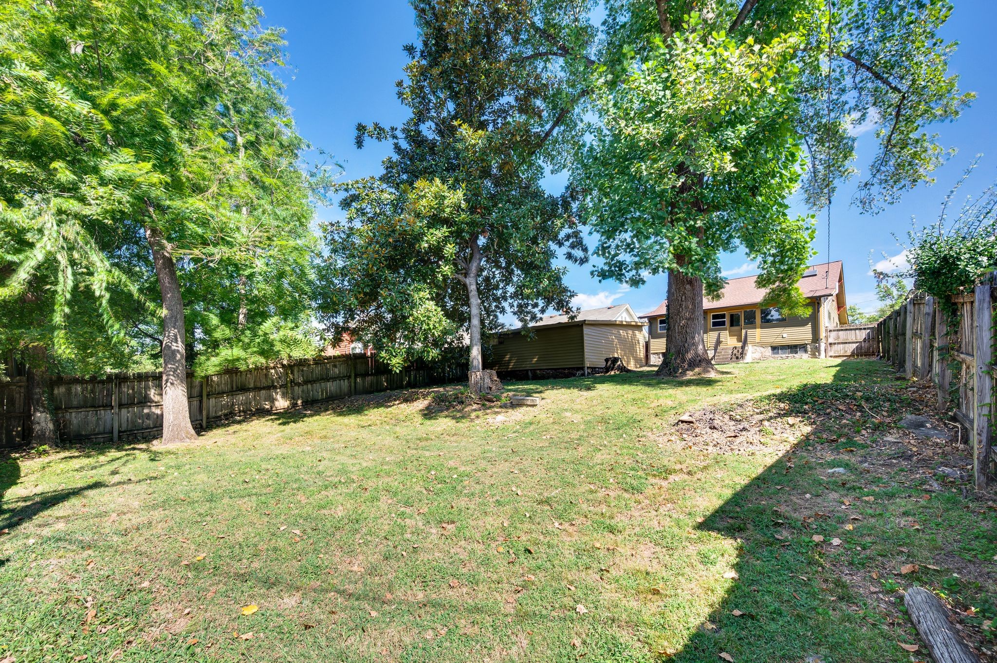 914 W Eastland Ave