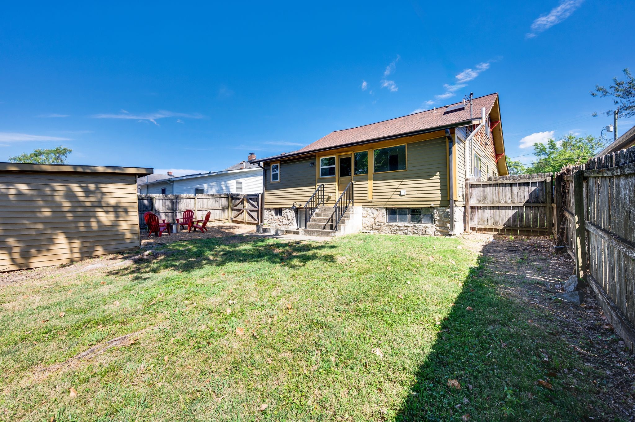 914 W Eastland Ave