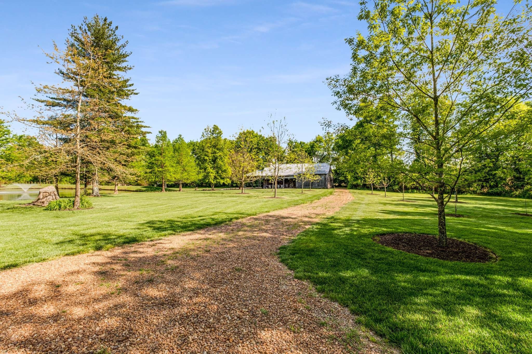 405 Webb Rd, W