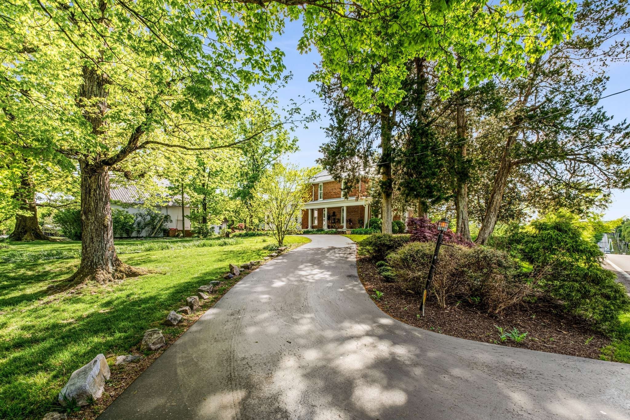 405 Webb Rd, W