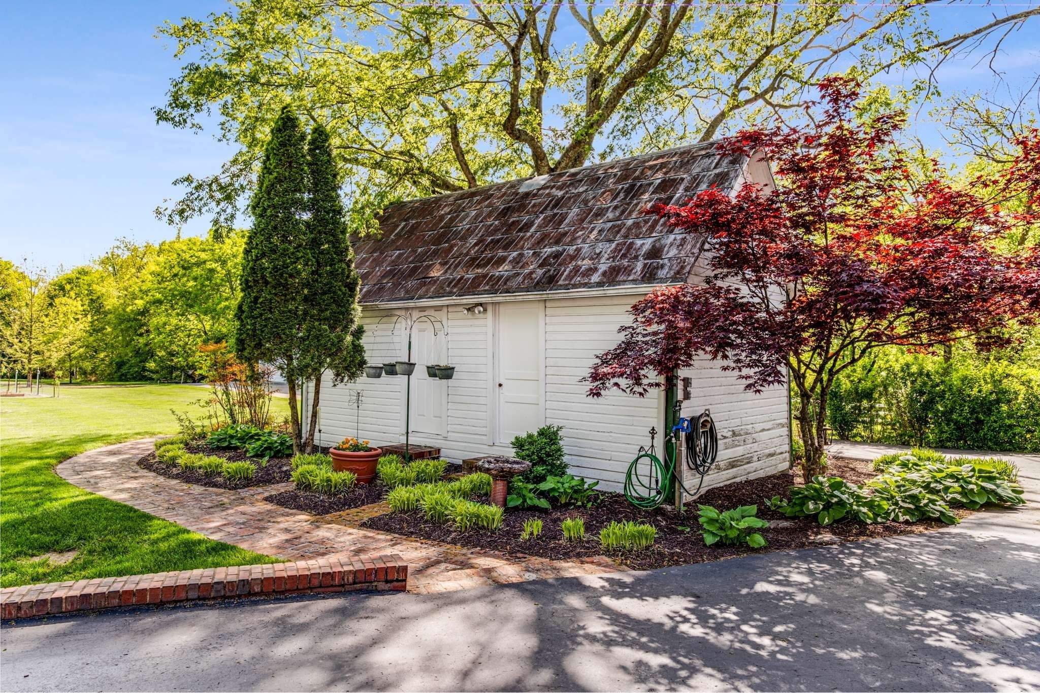 405 Webb Rd, W