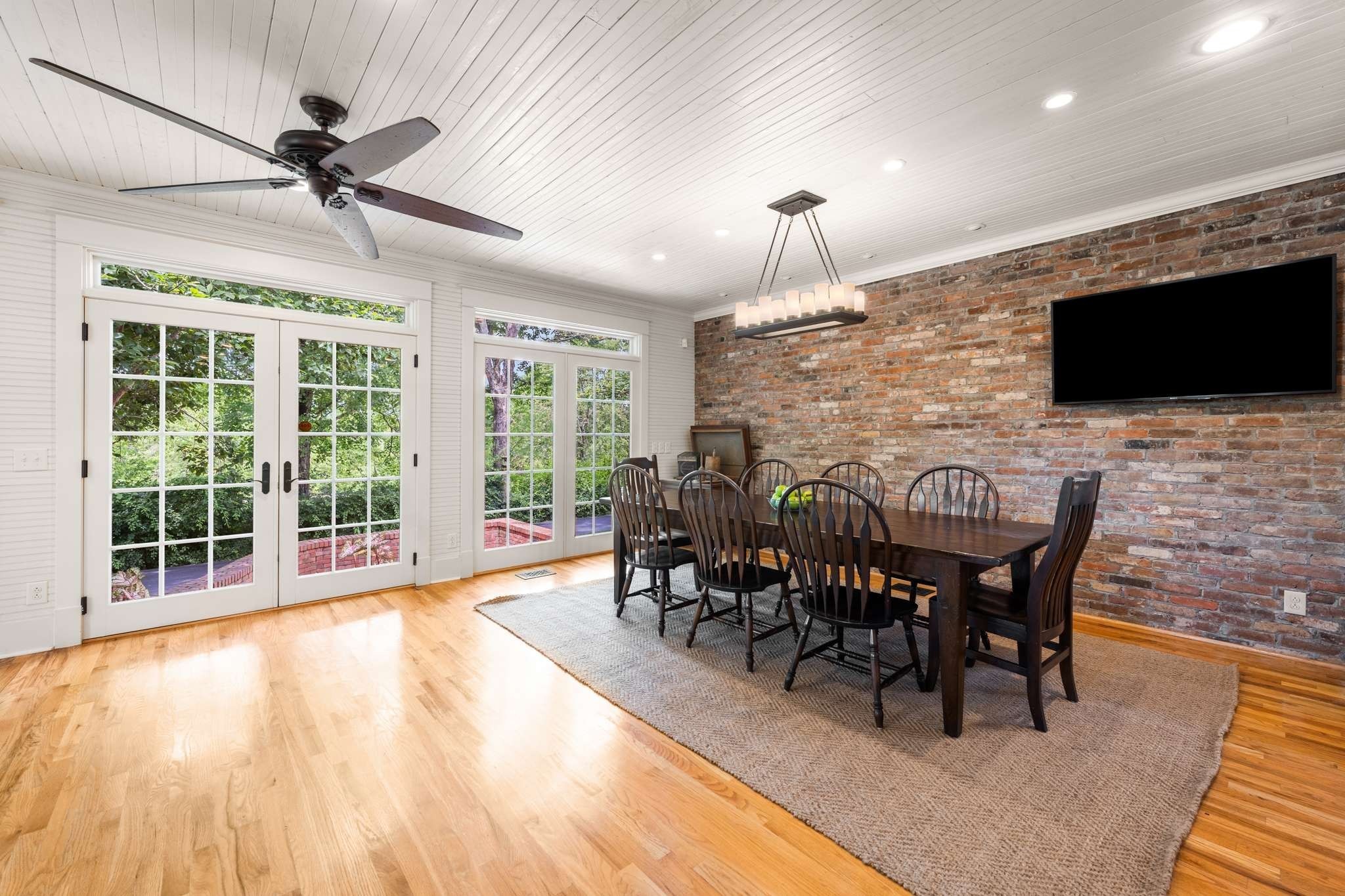 405 Webb Rd, W