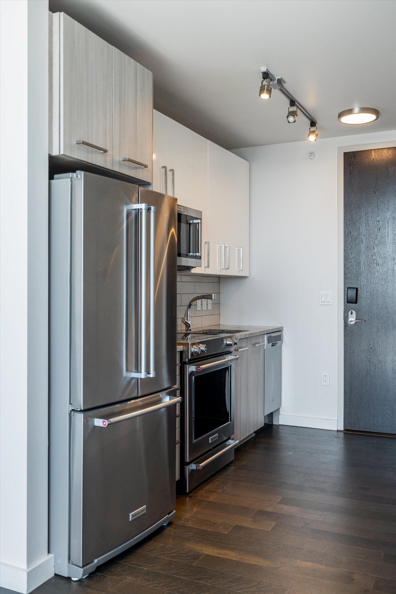 515 Church St Unit: 3711
