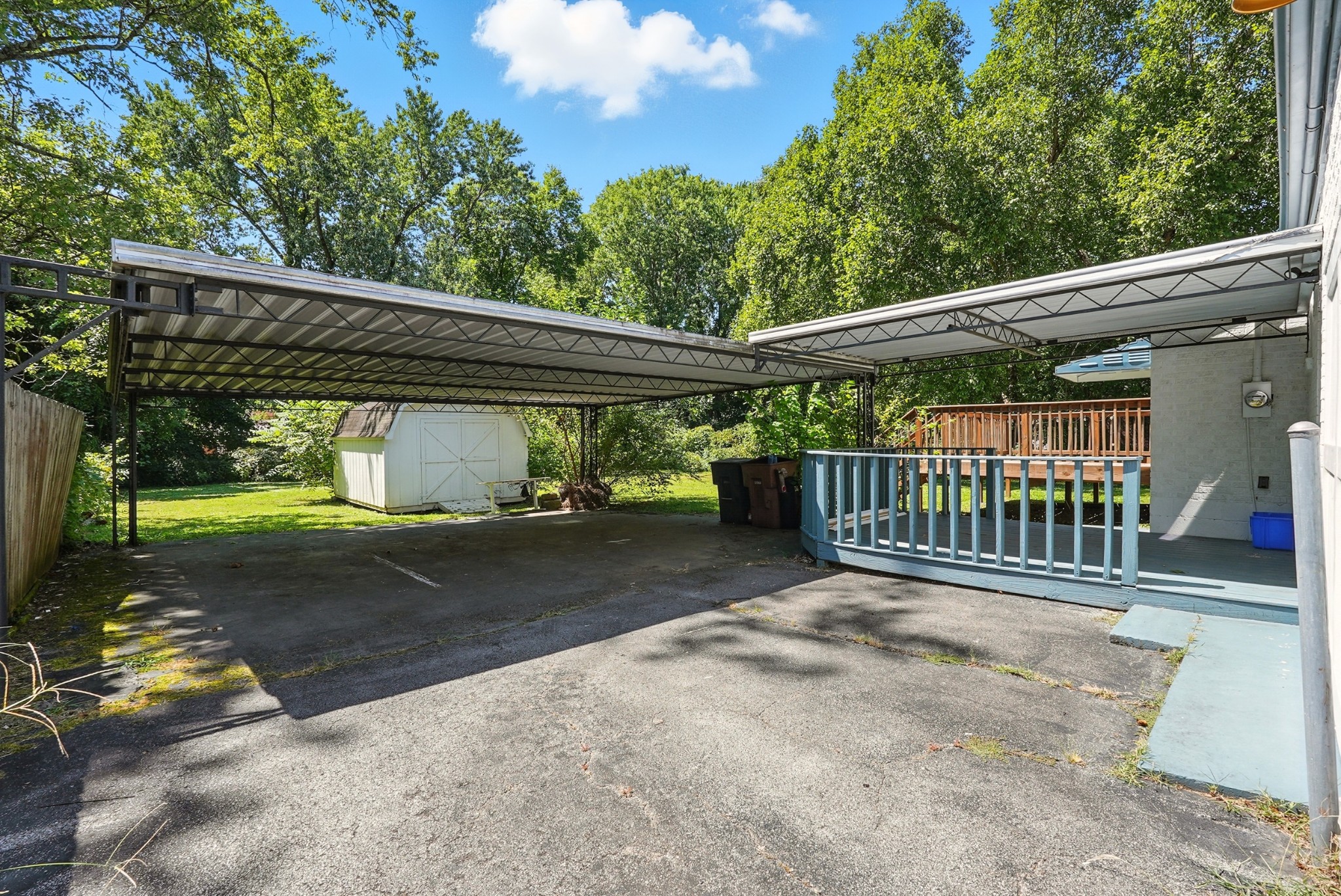 535 Inwood Dr