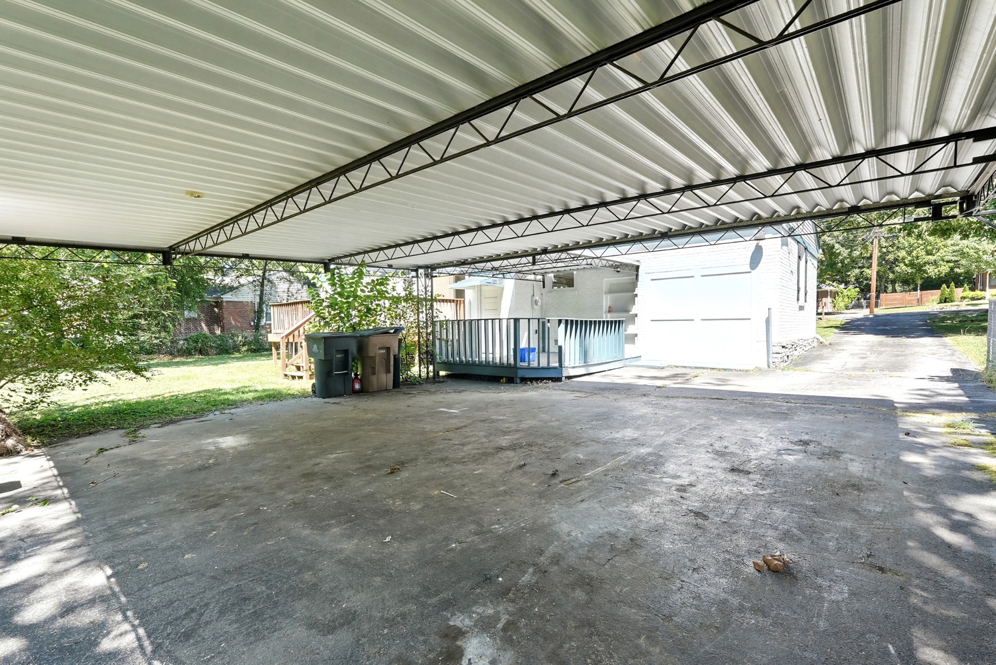 535 Inwood Dr