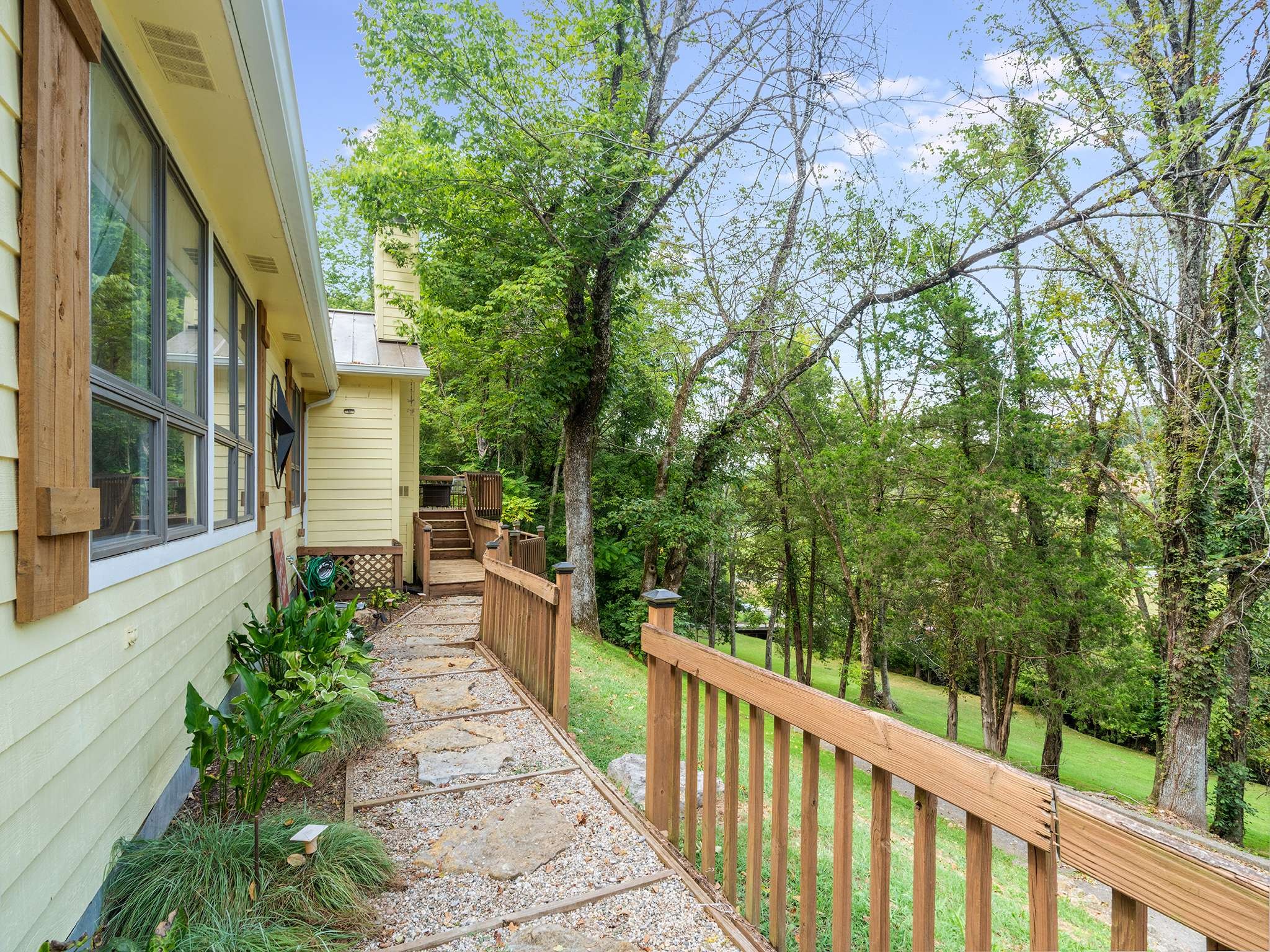 2145 S Berrys Chapel Ct