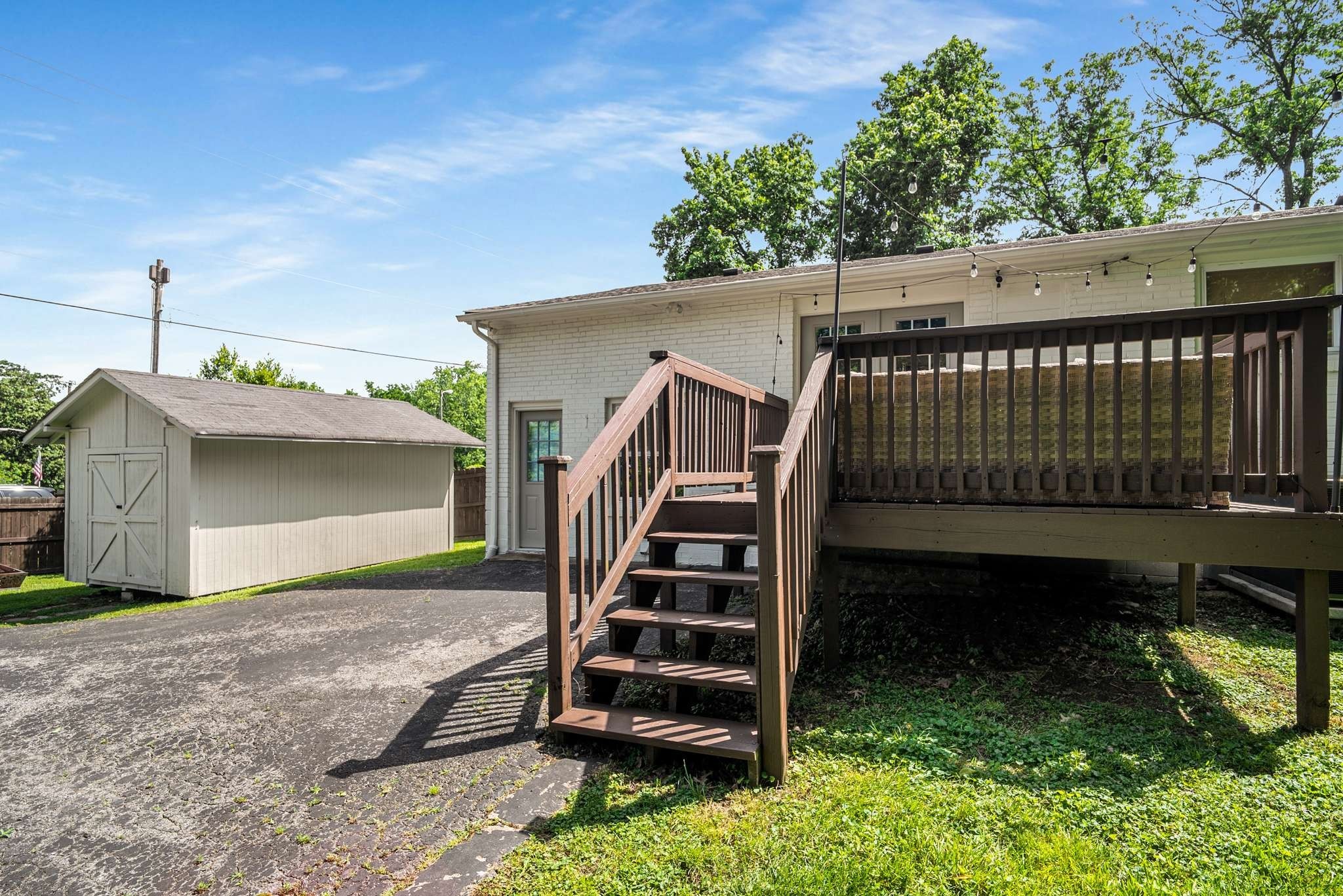 617 Whispering Hills Dr