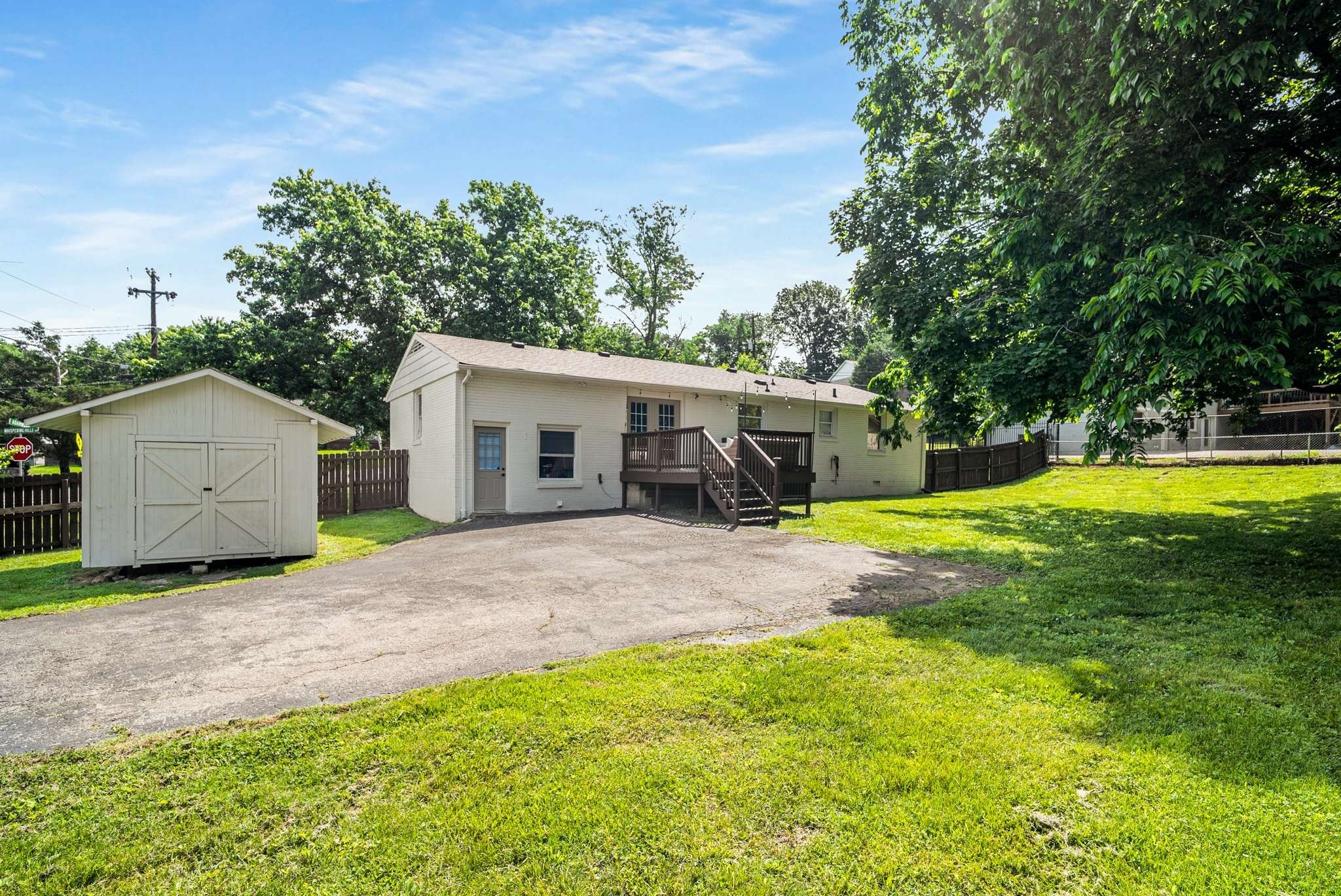 617 Whispering Hills Dr