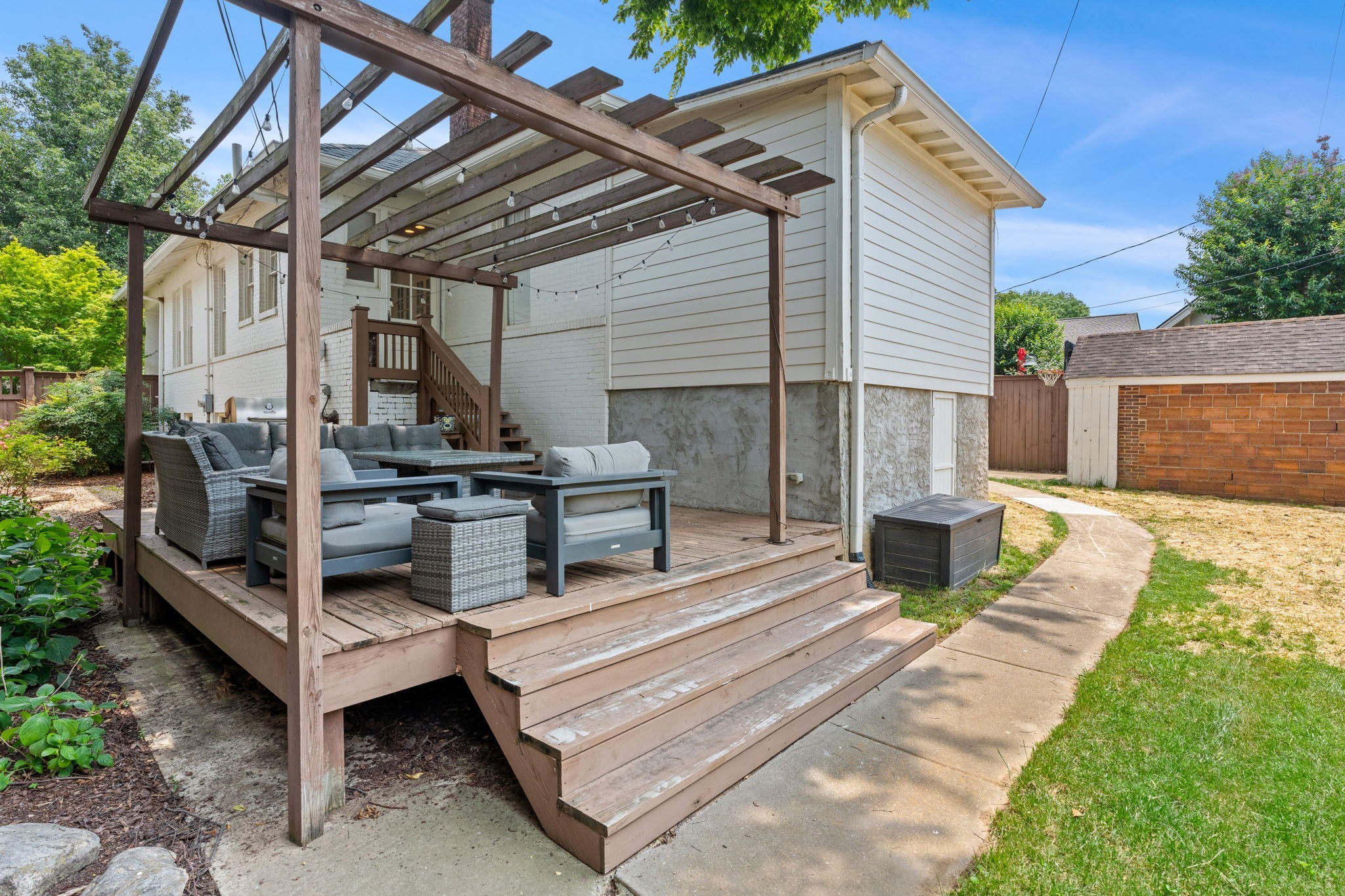229 Lauderdale Rd