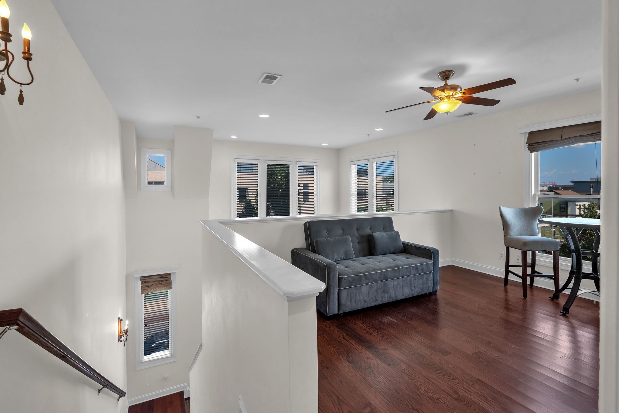 1215 4th Ave, N