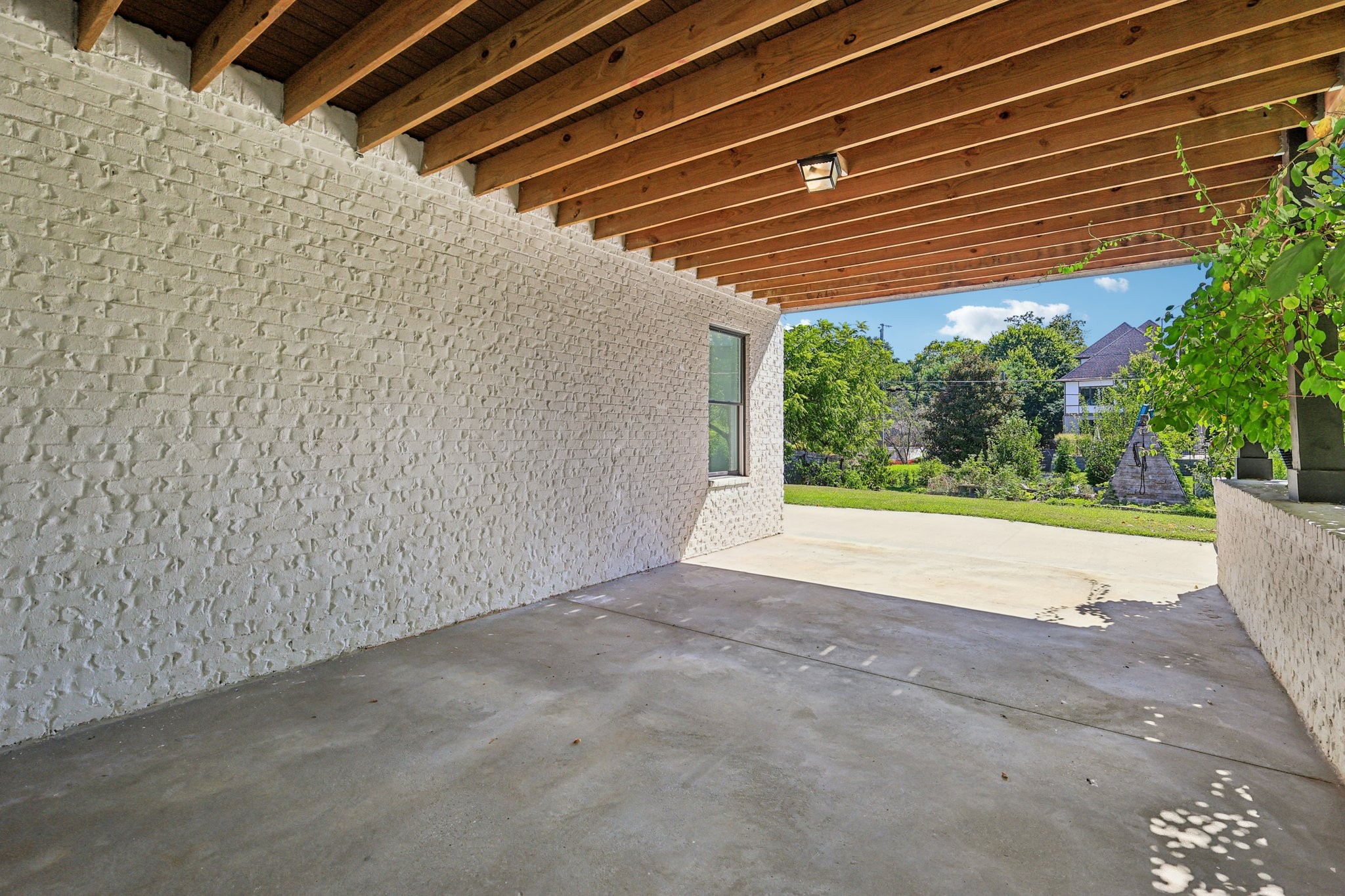 4016 Albert Dr