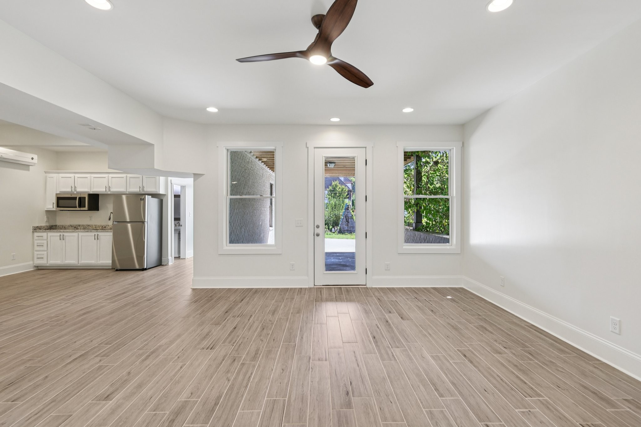 4016 Albert Dr