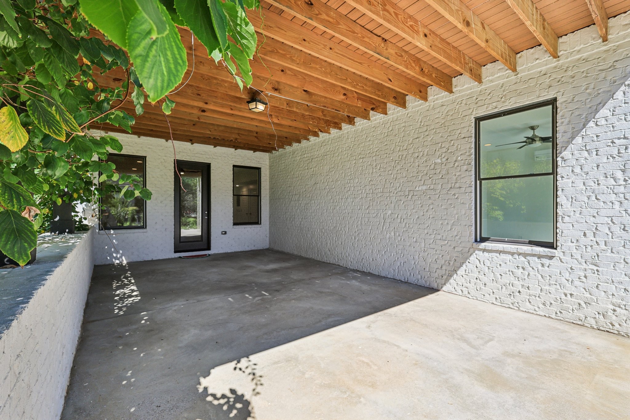4016 Albert Dr