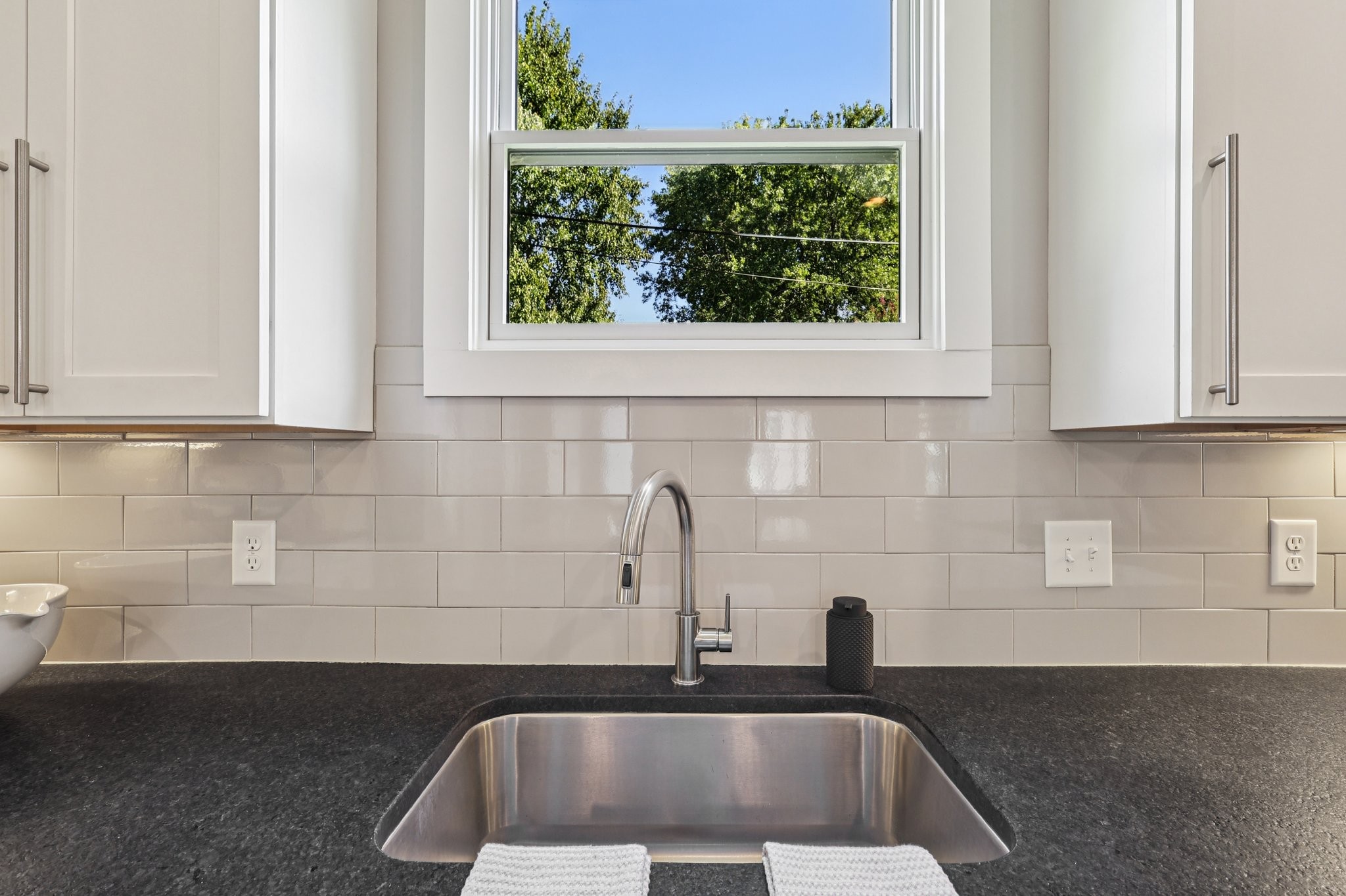 4016 Albert Dr