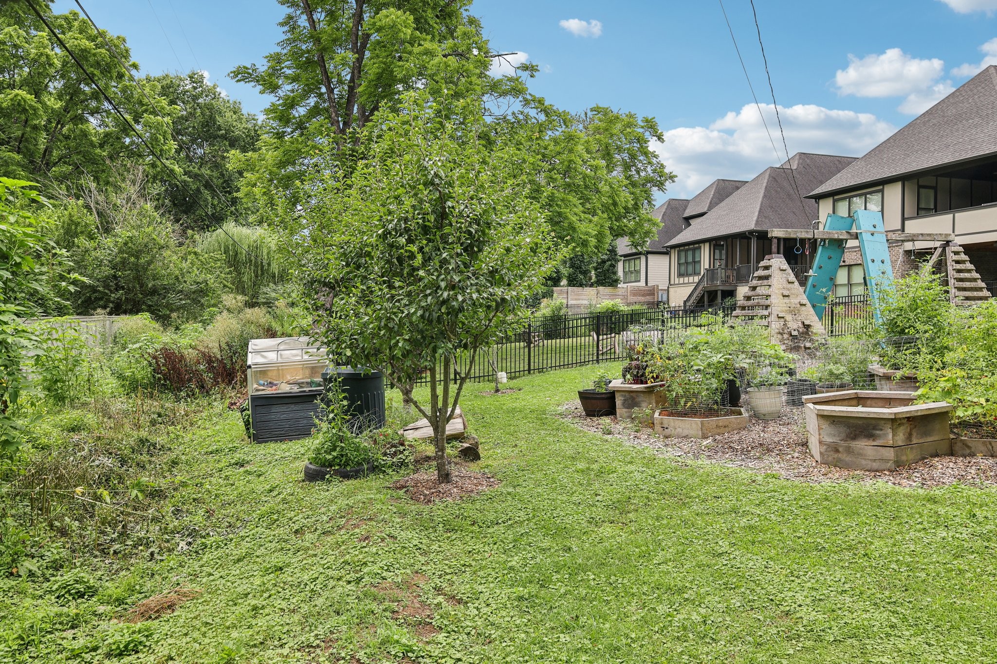 4016 Albert Dr