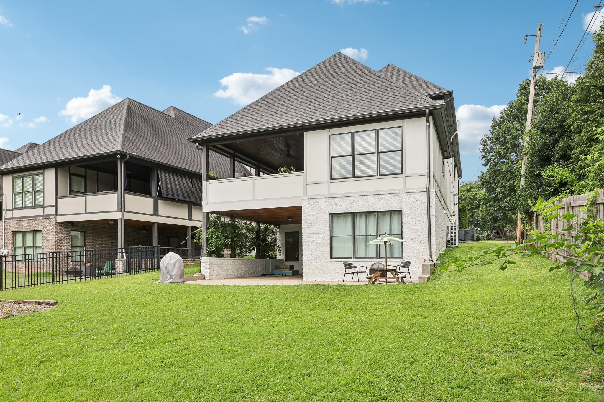 4016 Albert Dr