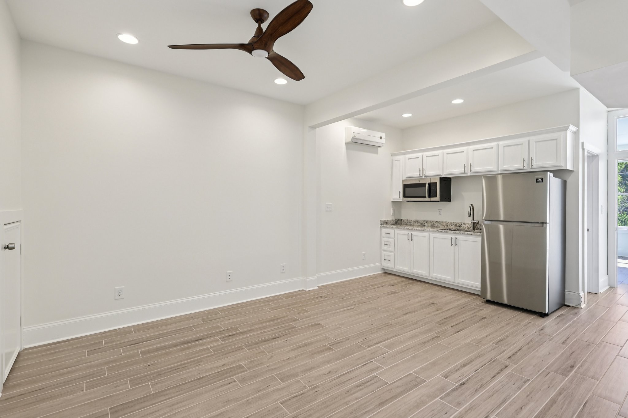 4016 Albert Dr