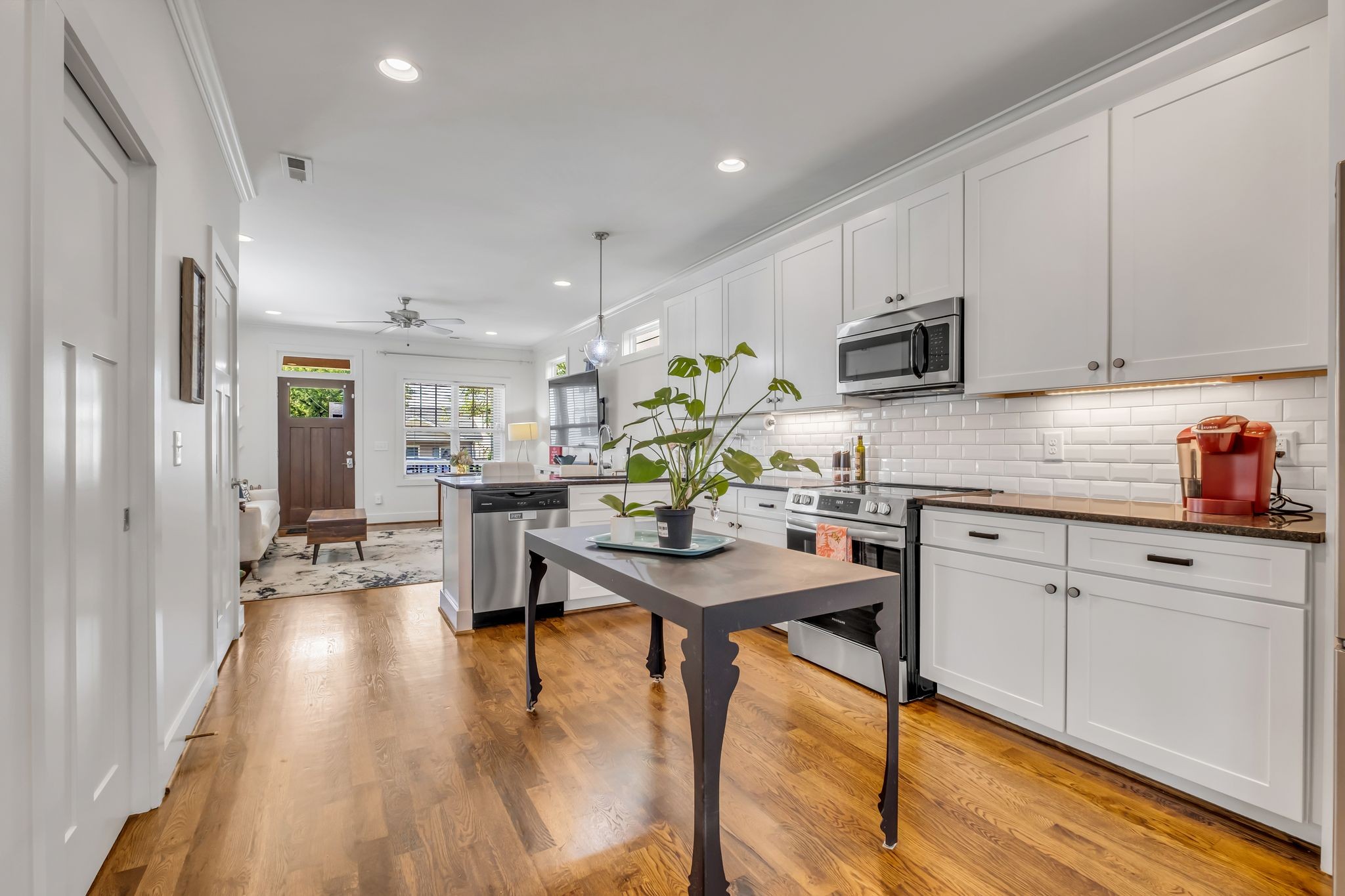 6008A California Avenue