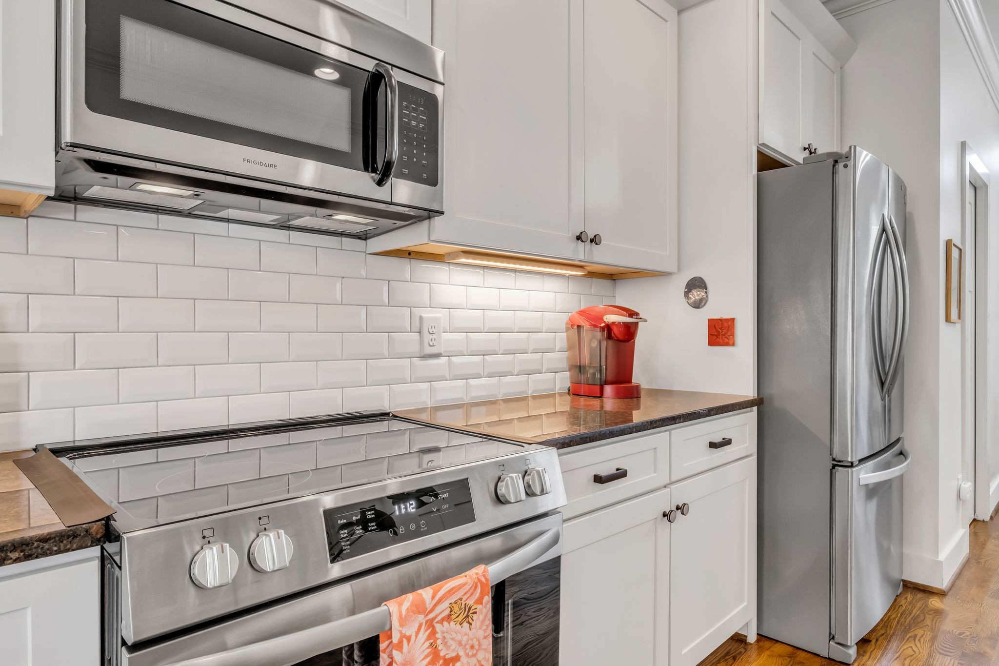 6008A California Avenue