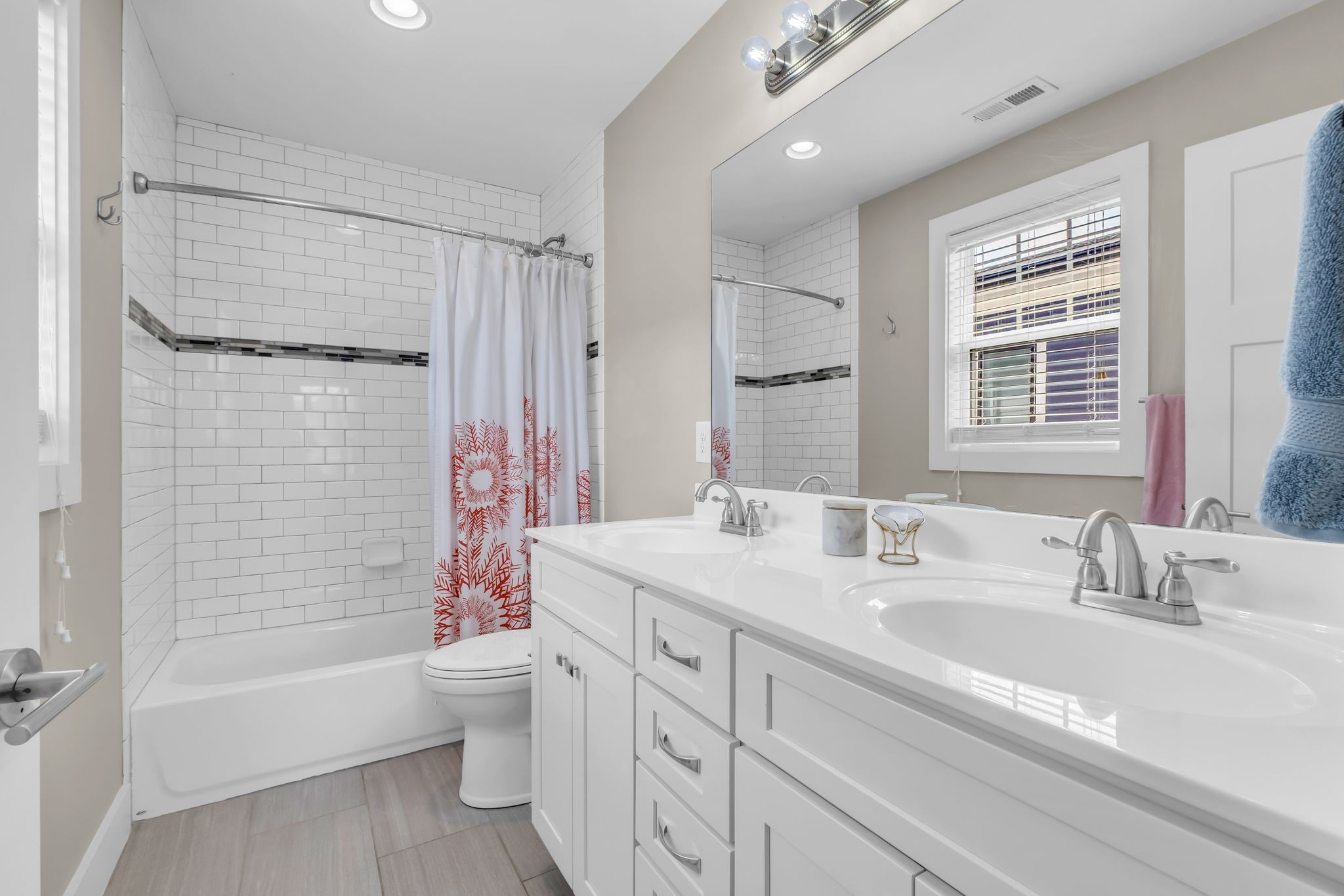 6008A California Avenue