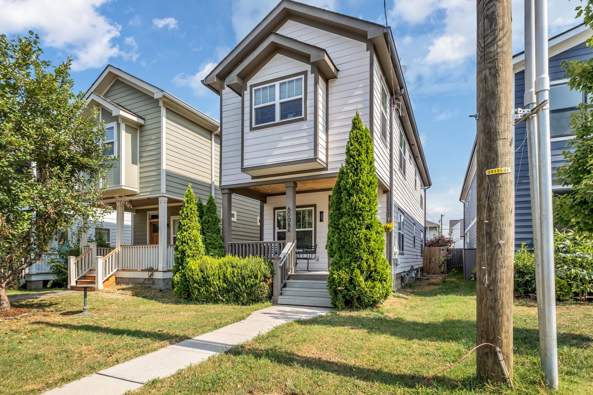 6008A California Avenue