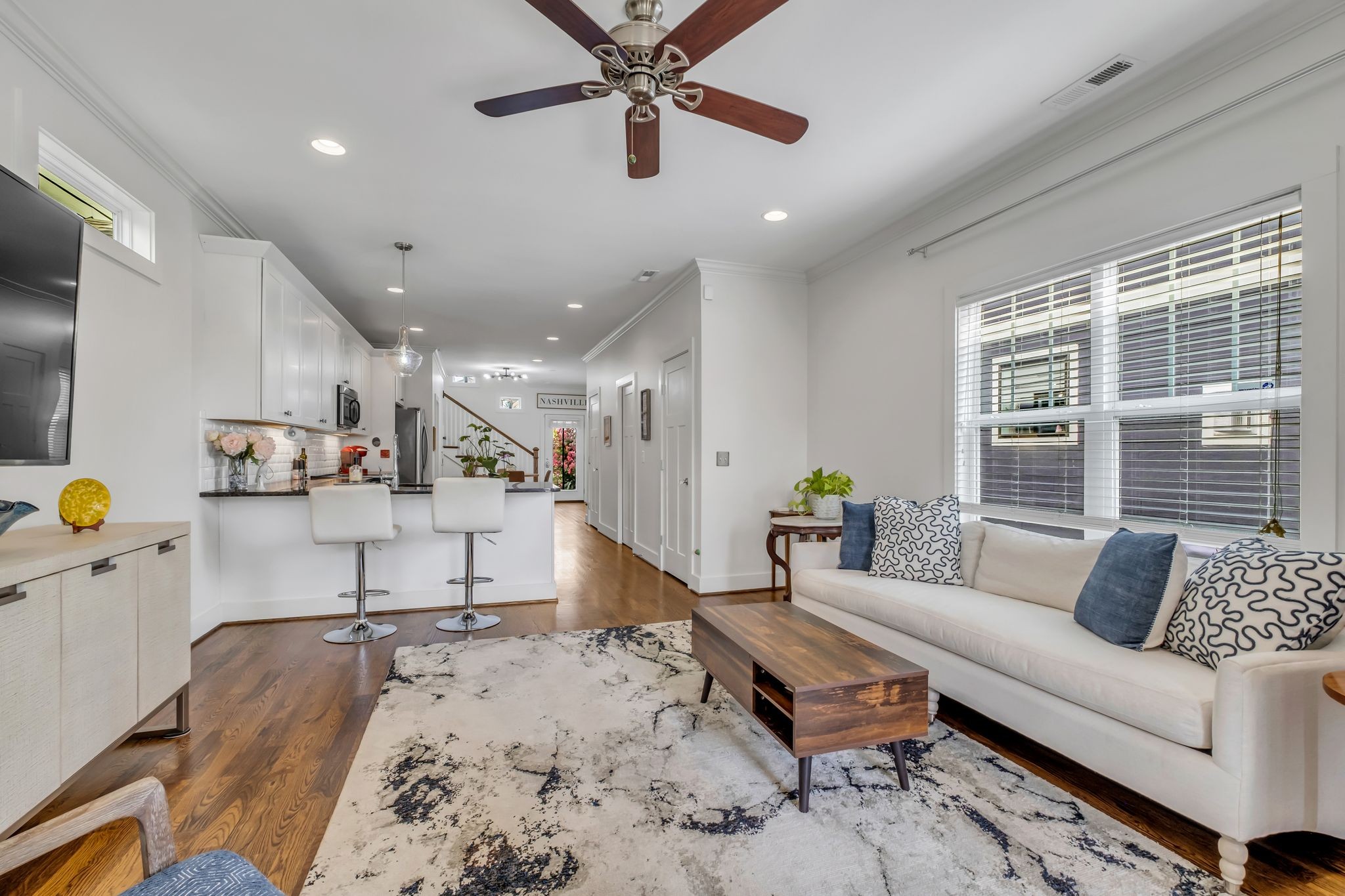 6008A California Avenue