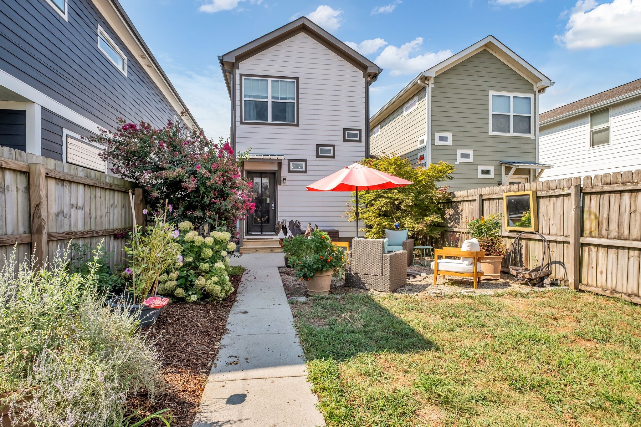 6008A California Avenue