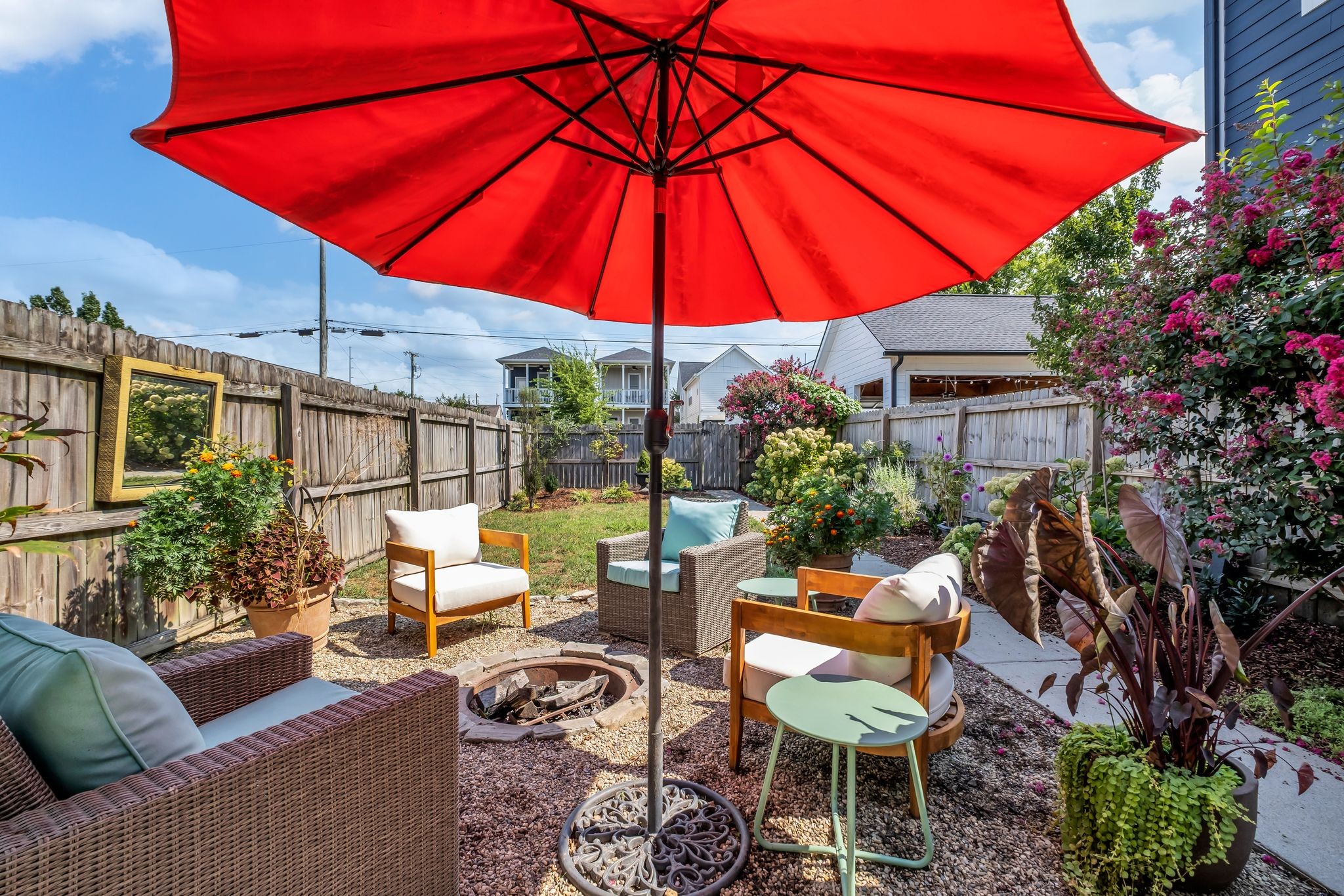 6008A California Avenue