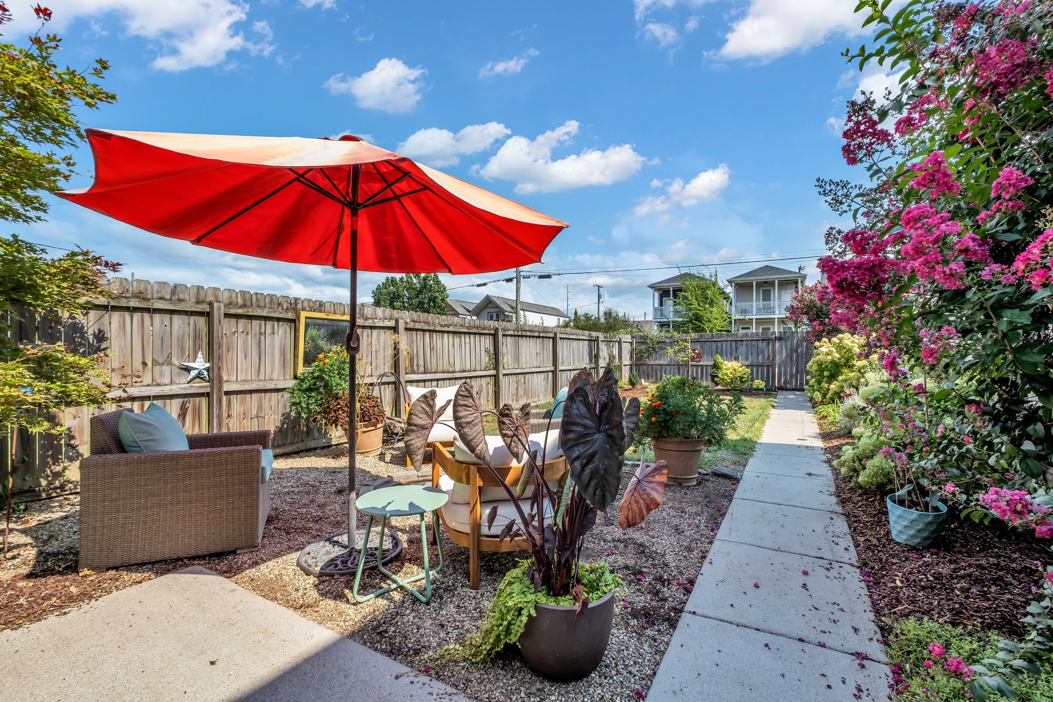 6008A California Avenue