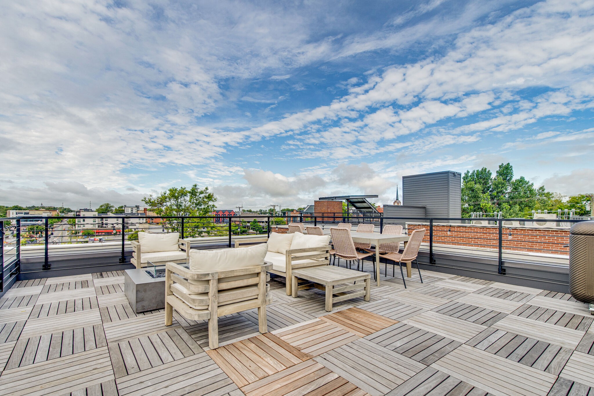 601 Madison St Unit: 312