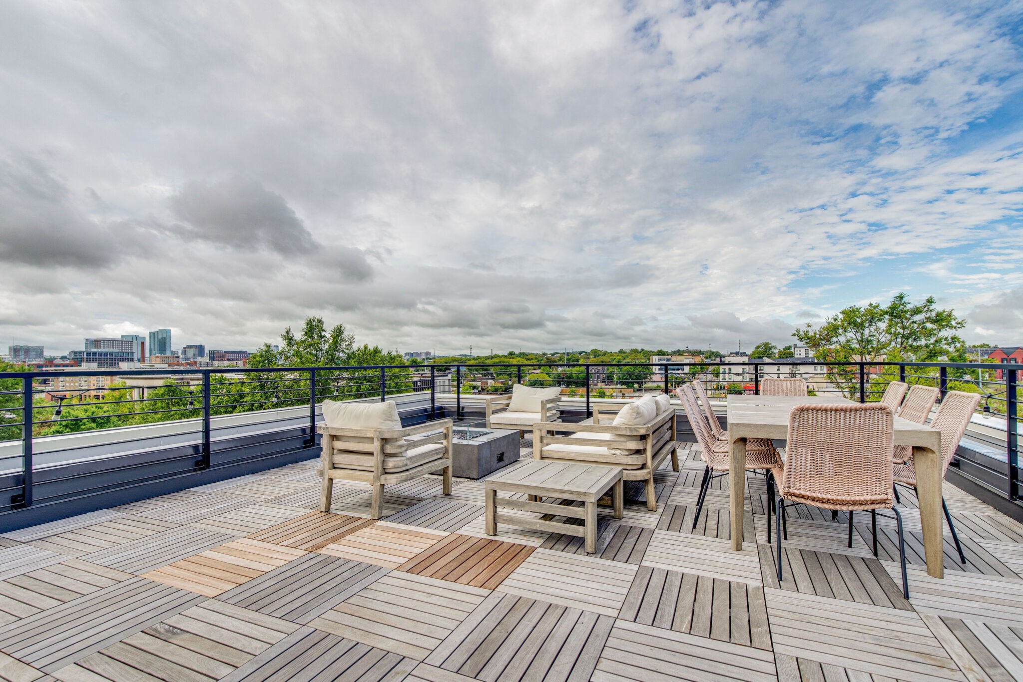 601 Madison St Unit: 312