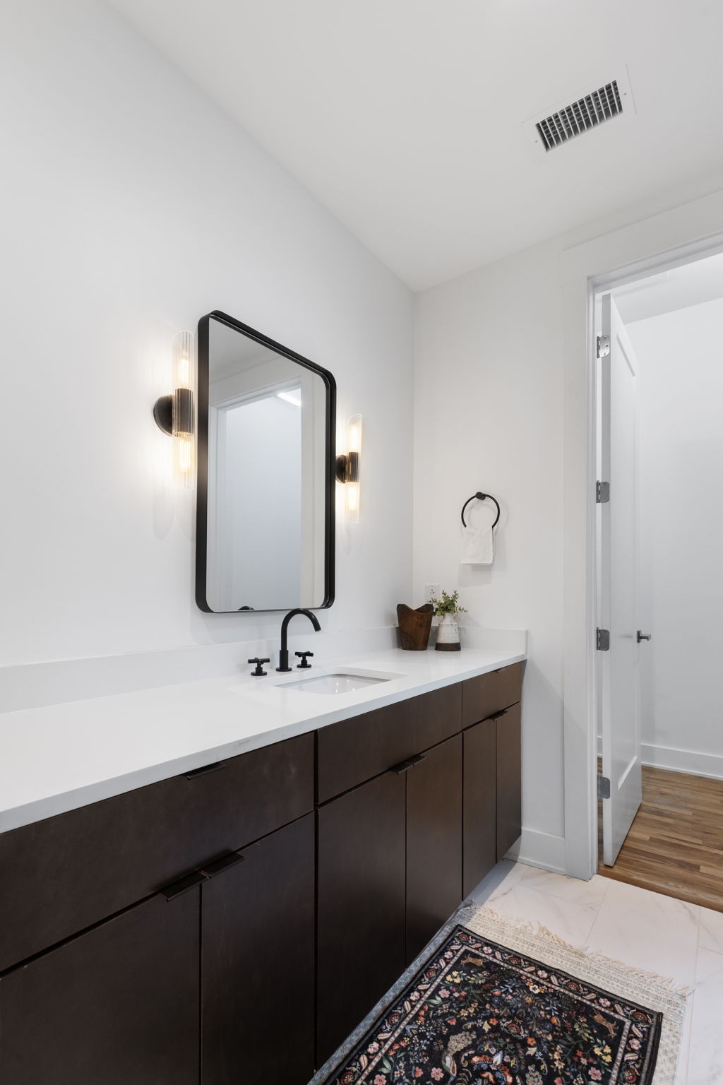 601 Madison St Unit: 312