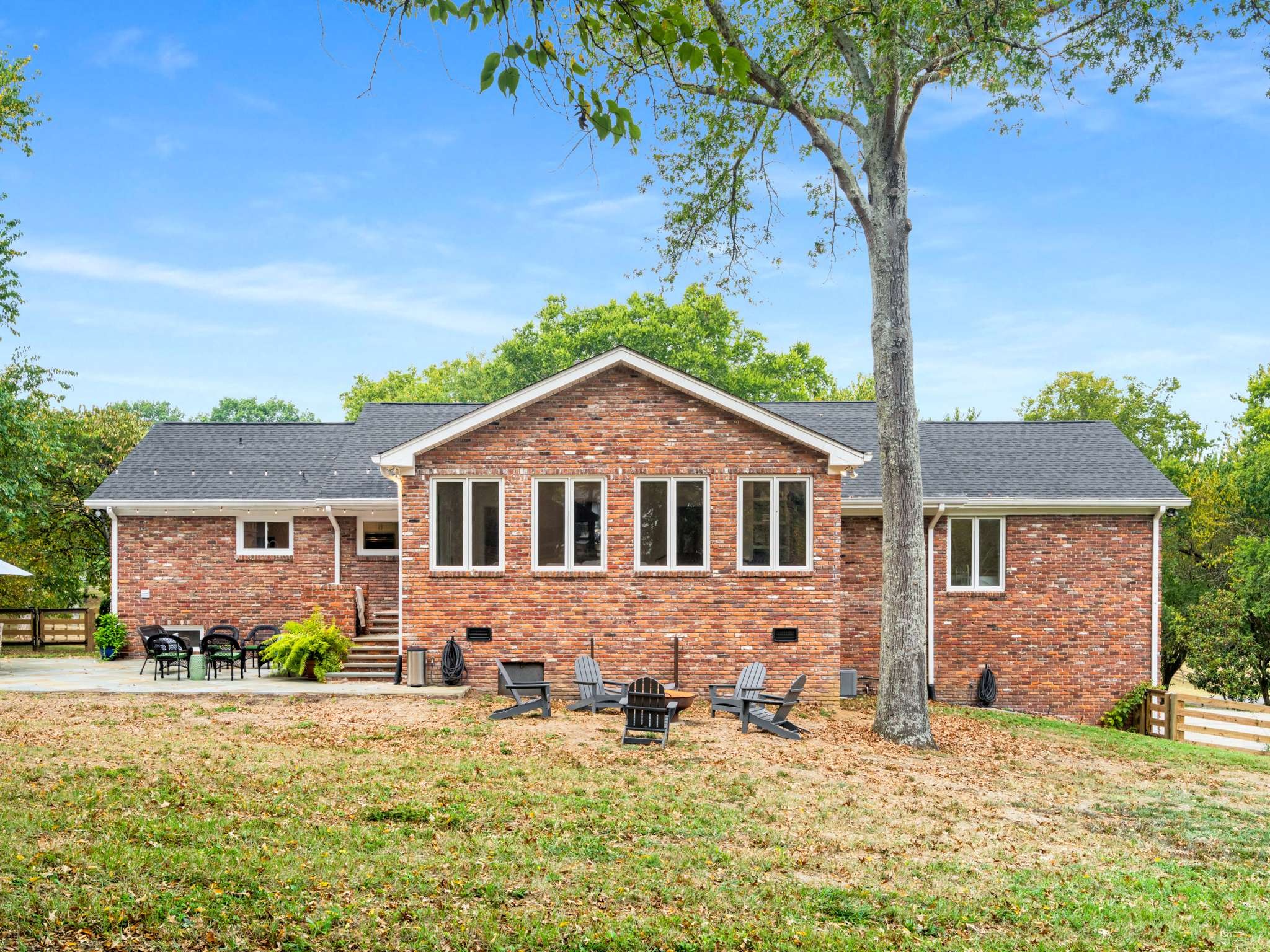 1203 Perkins Ln