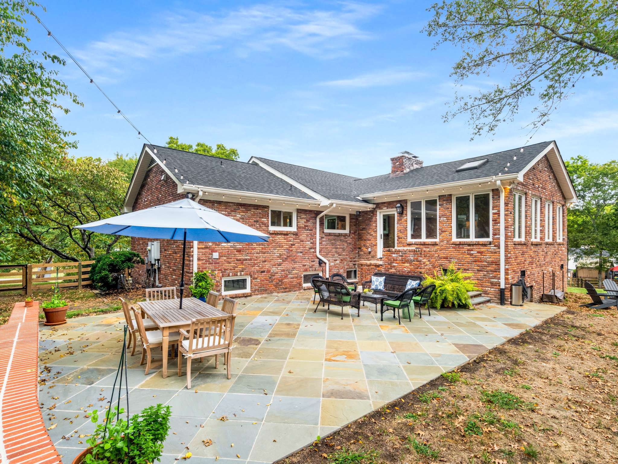 1203 Perkins Ln