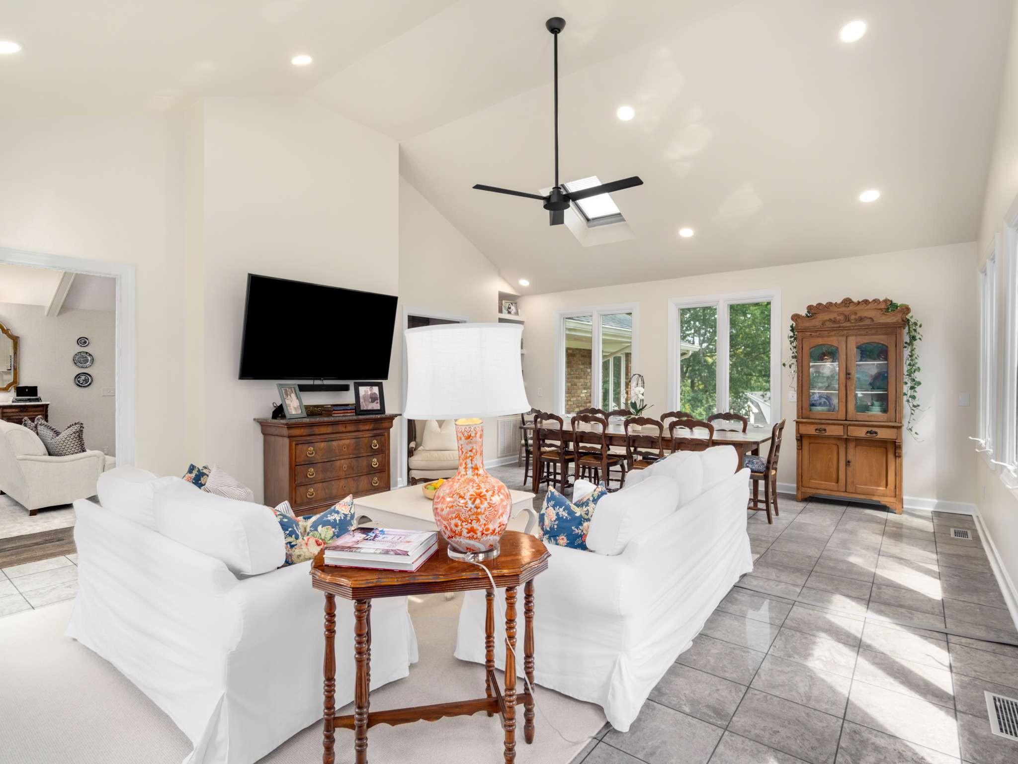 1203 Perkins Ln