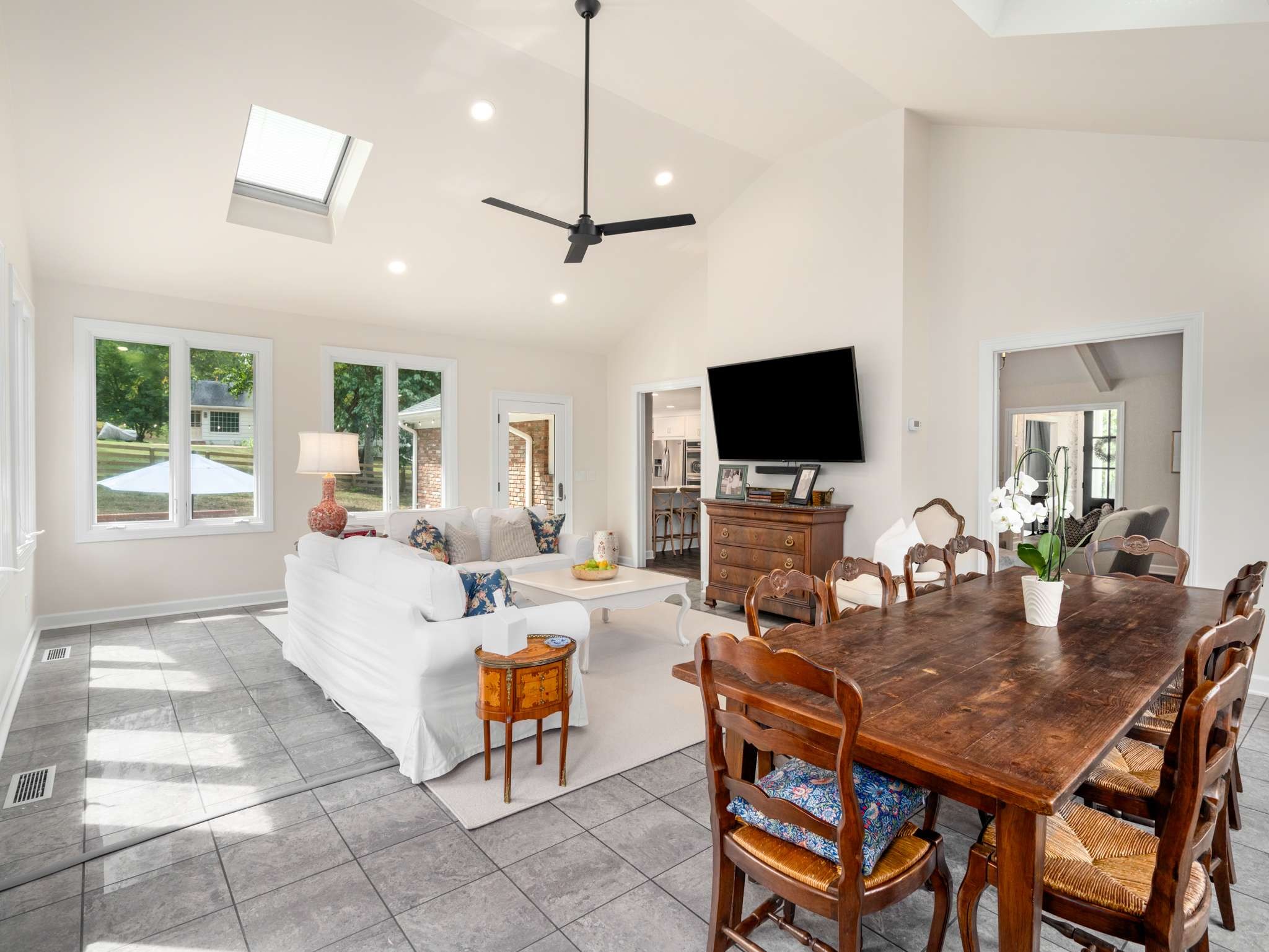 1203 Perkins Ln