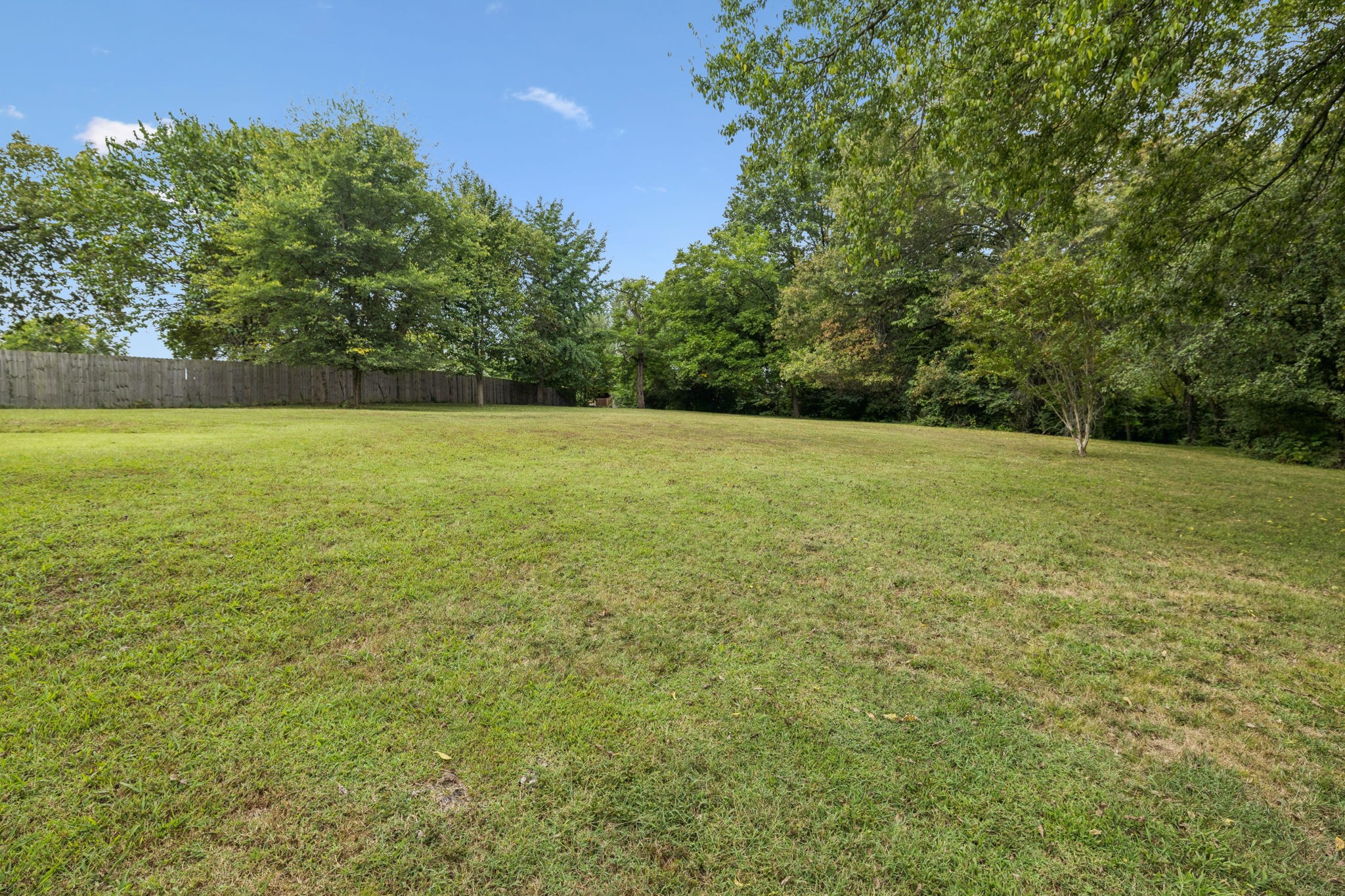 827 Hillwood Blvd
