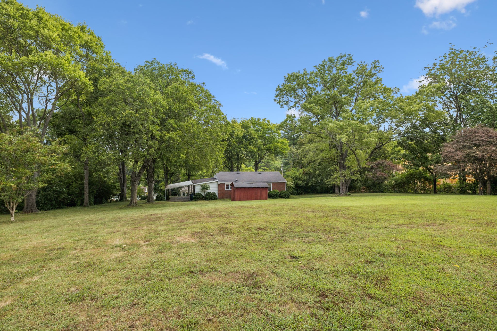 827 Hillwood Blvd
