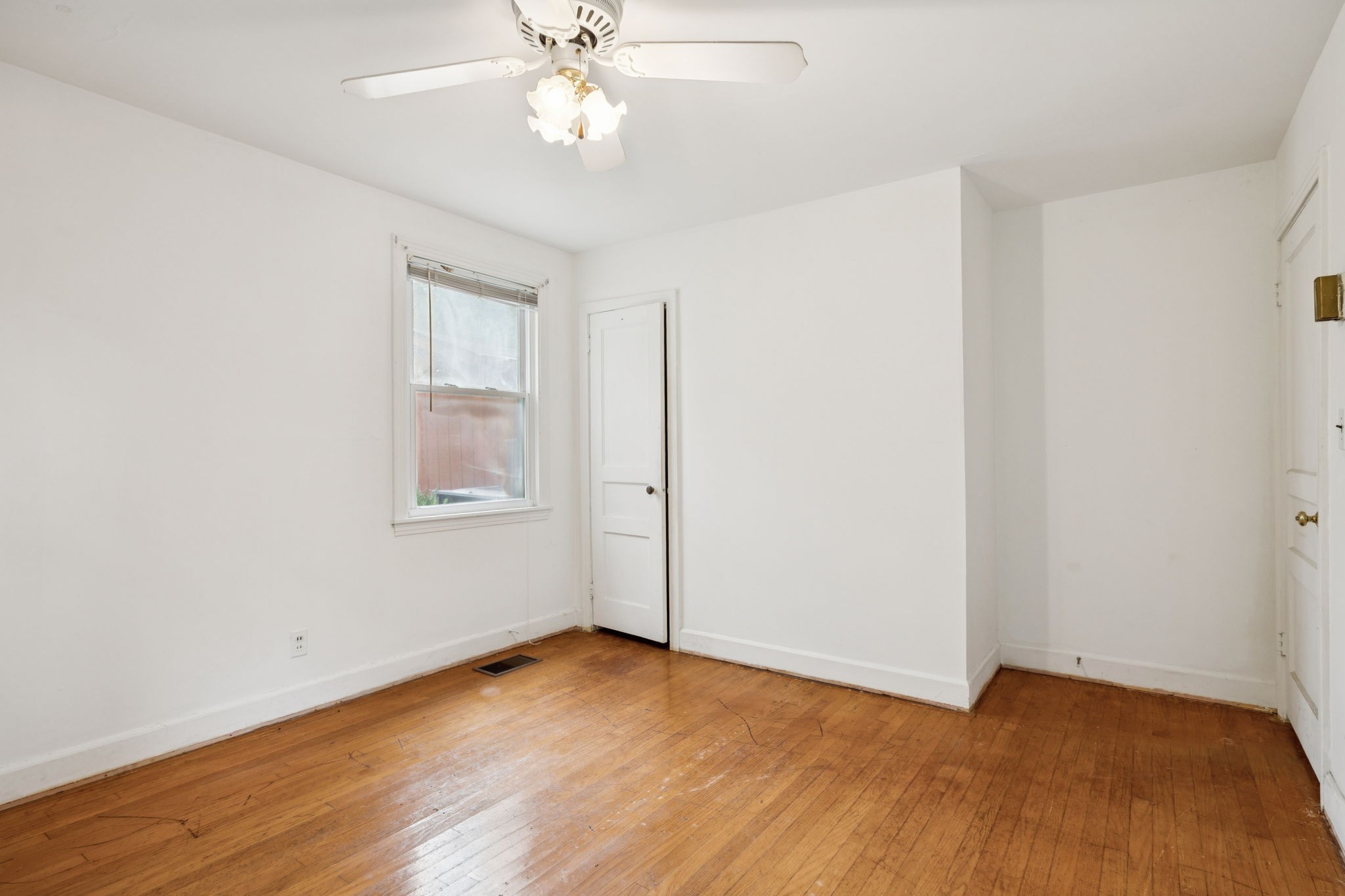 827 Hillwood Blvd