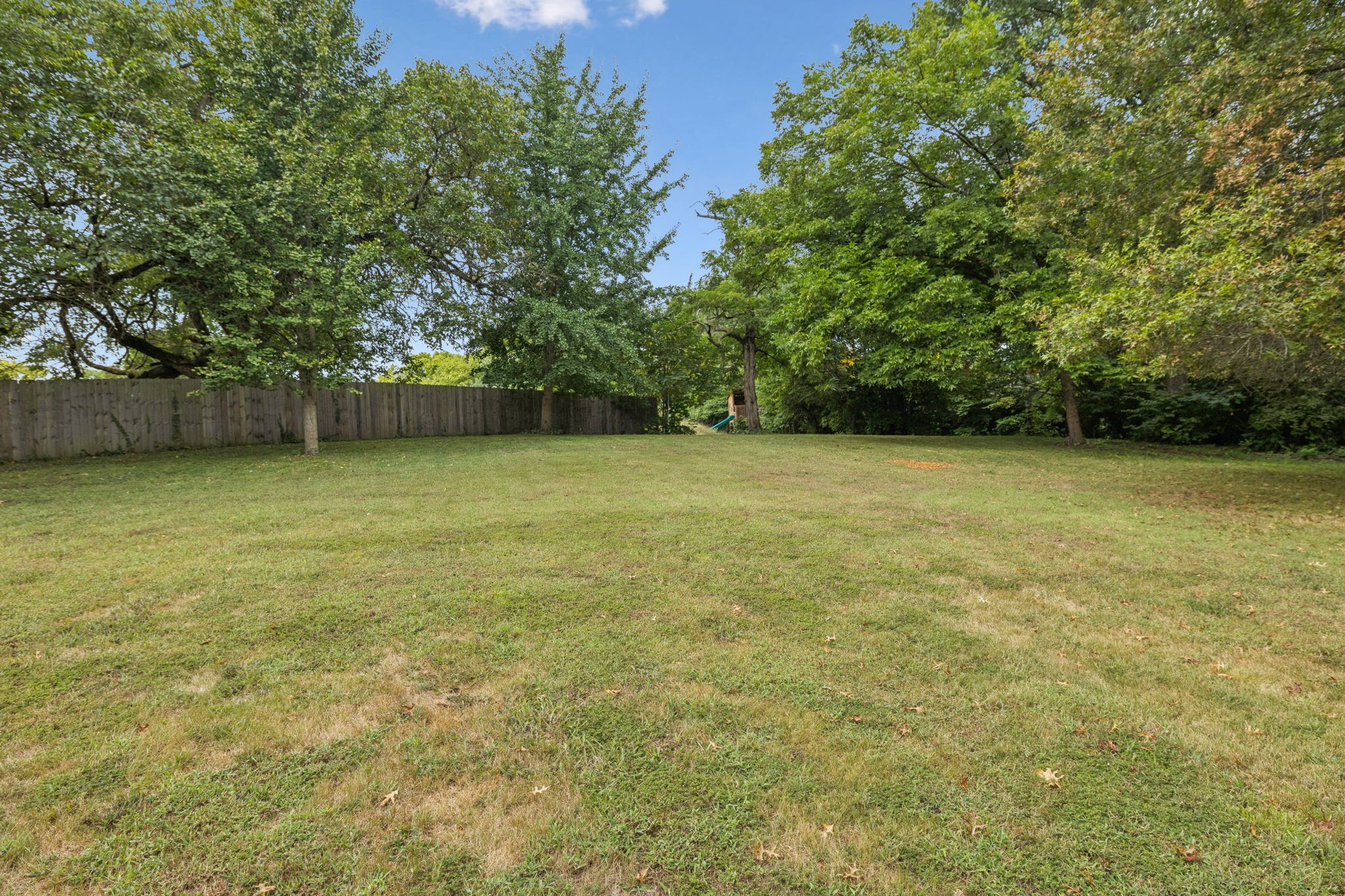 827 Hillwood Blvd