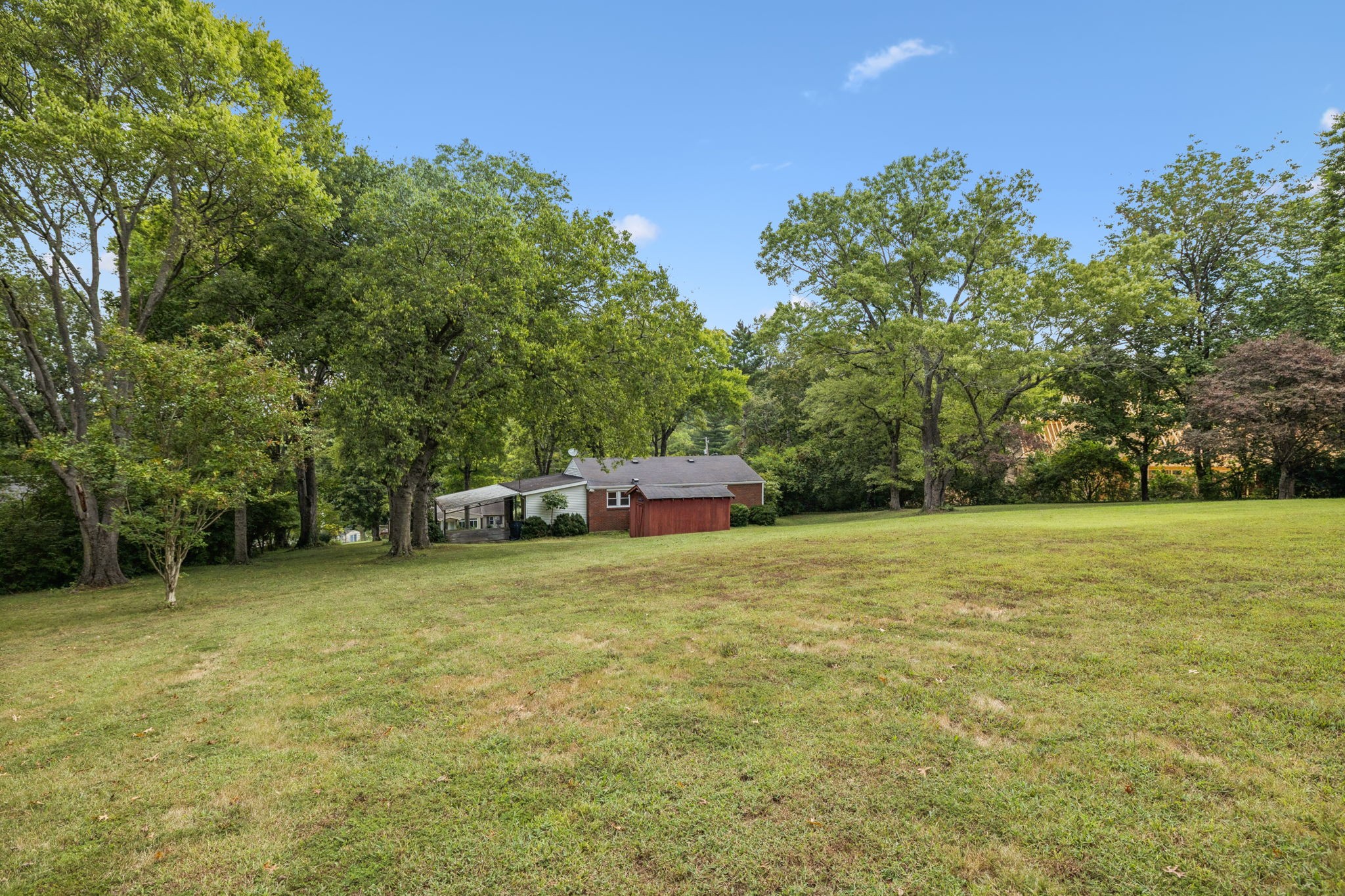 827 Hillwood Blvd