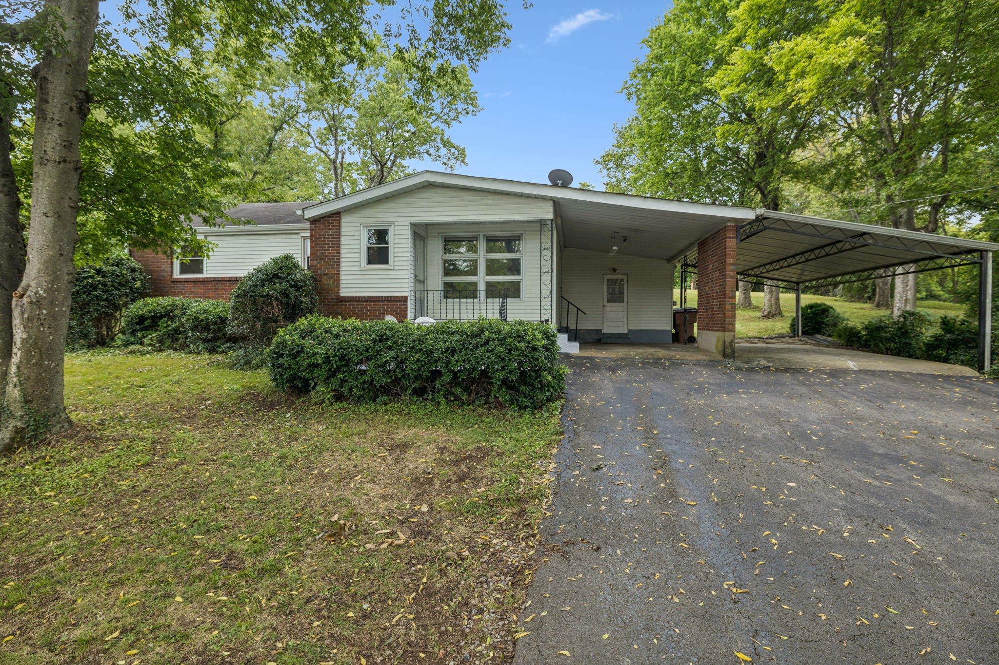 827 Hillwood Blvd