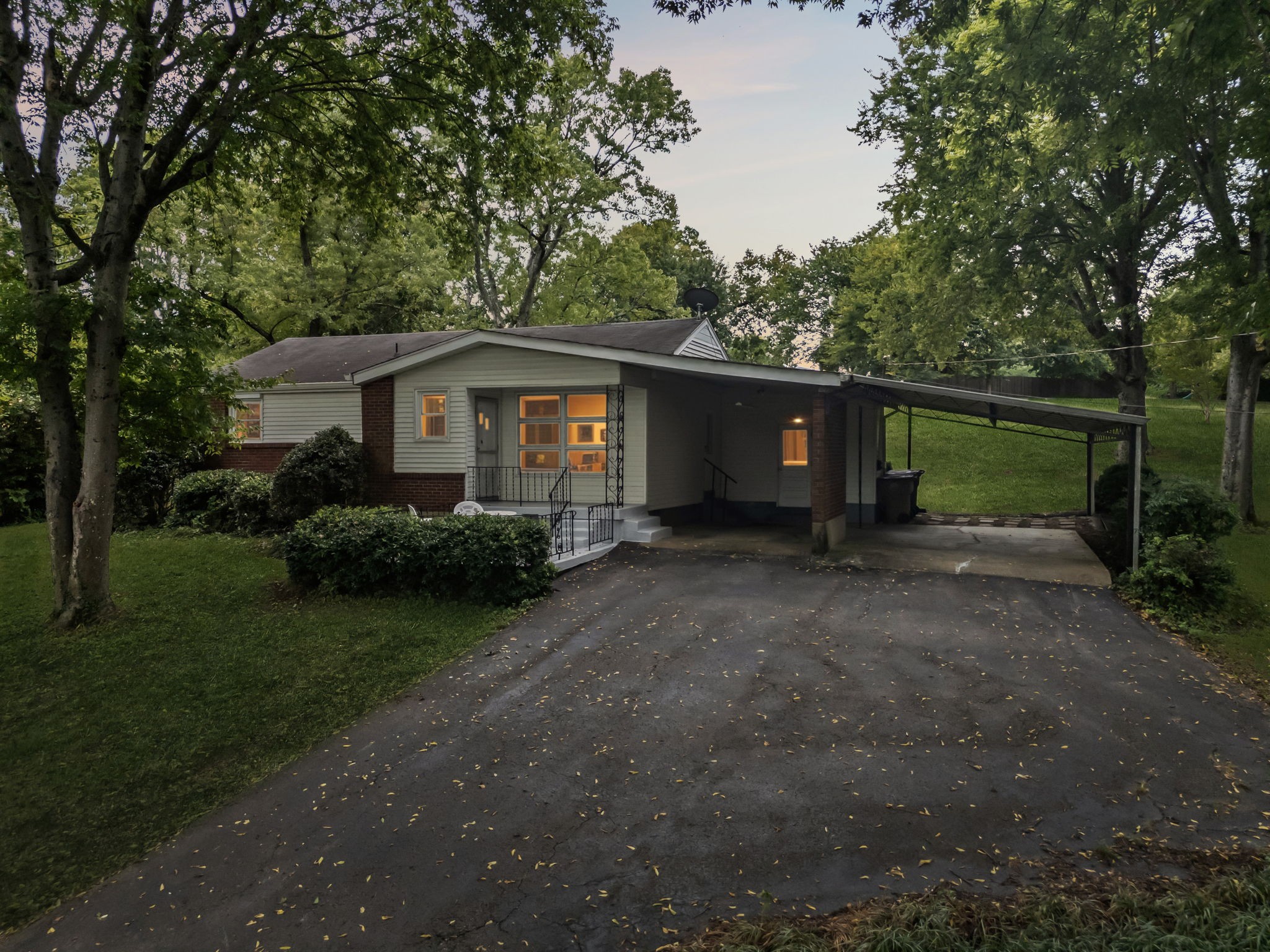 827 Hillwood Blvd