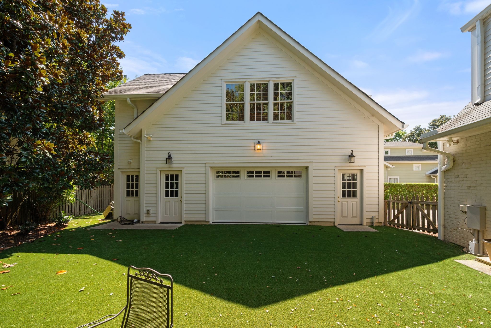 121 Blackburn Ave