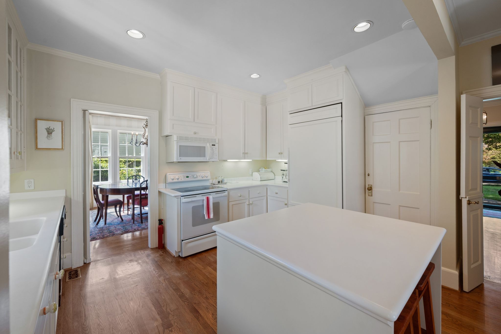 121 Blackburn Ave