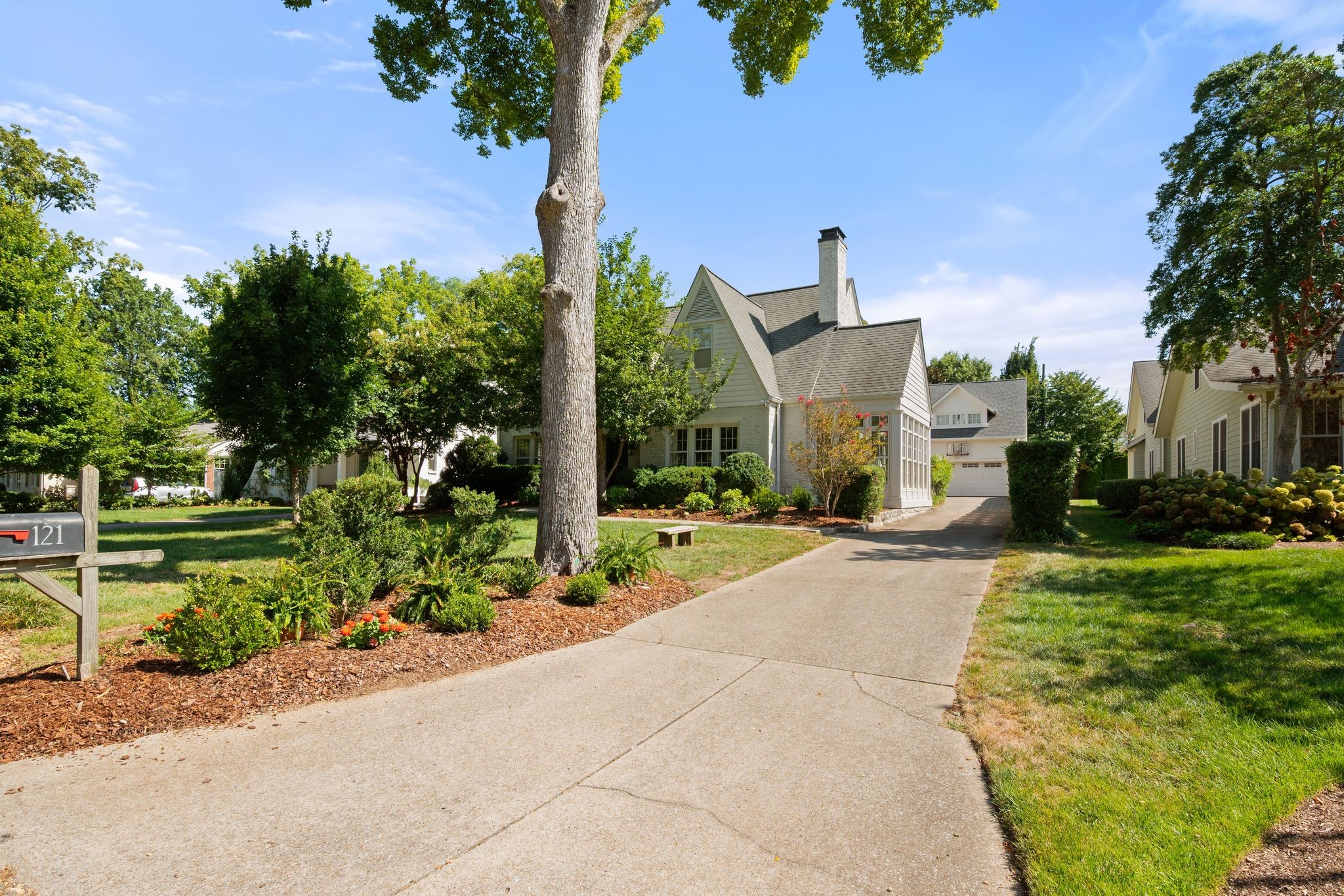 121 Blackburn Ave