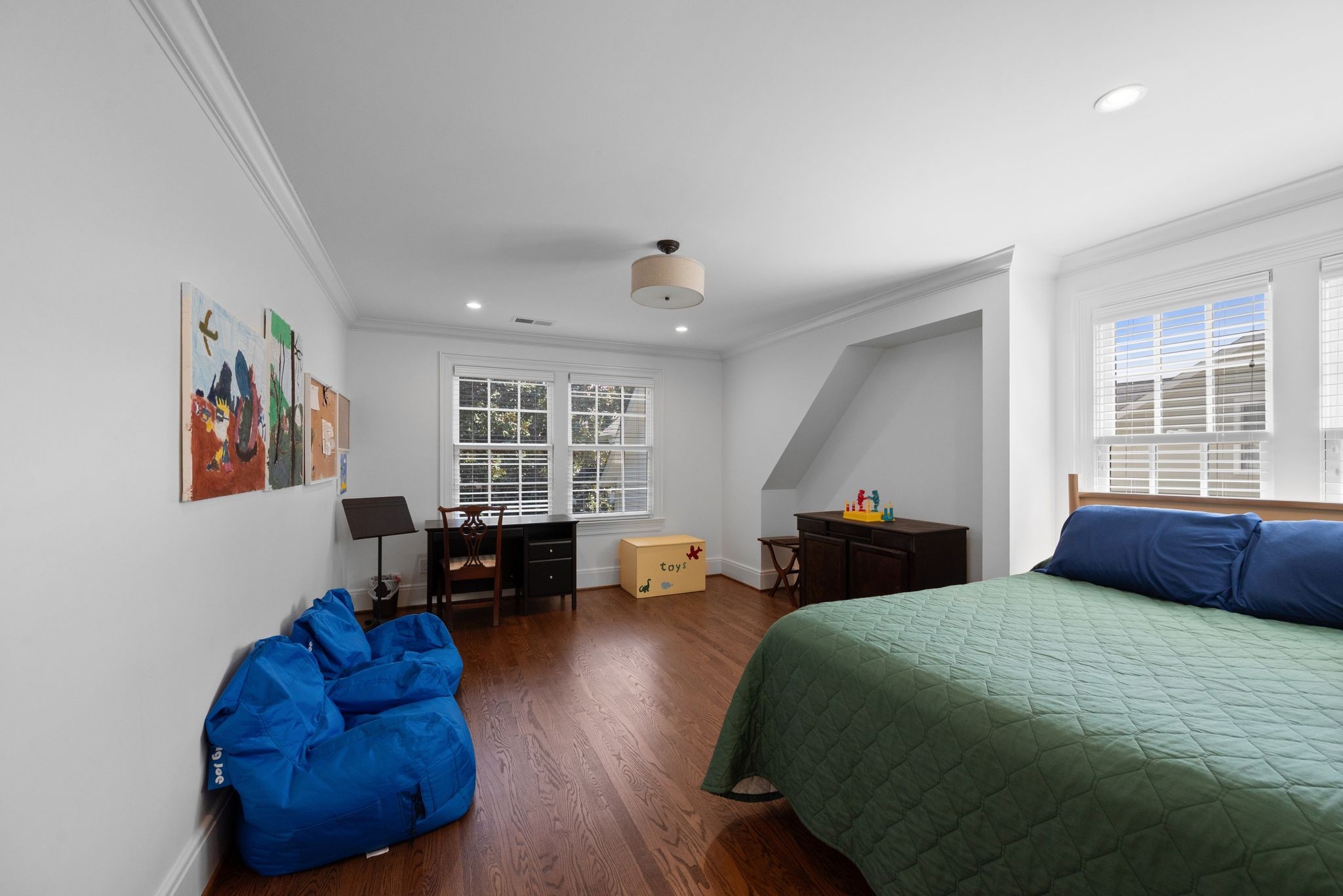 121 Blackburn Ave