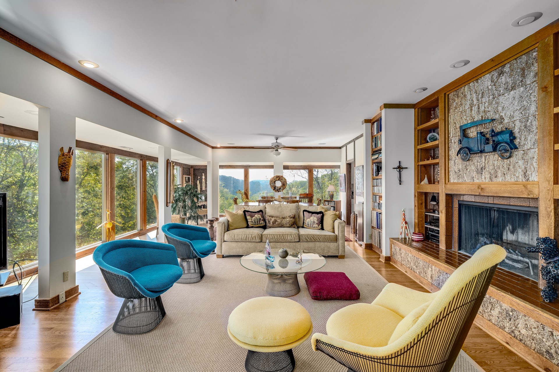 5005 Villa Crest Dr